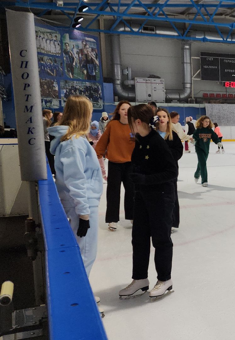 электросталь, электросталь спортивная, отдых, отдых в подмосковье, отдых на каникулах, каток, досуг, зима 2024, зима в подмосковье, массовое катание, мой город, жители города, гости города, туризм, туризм в подмосковье, мороз,