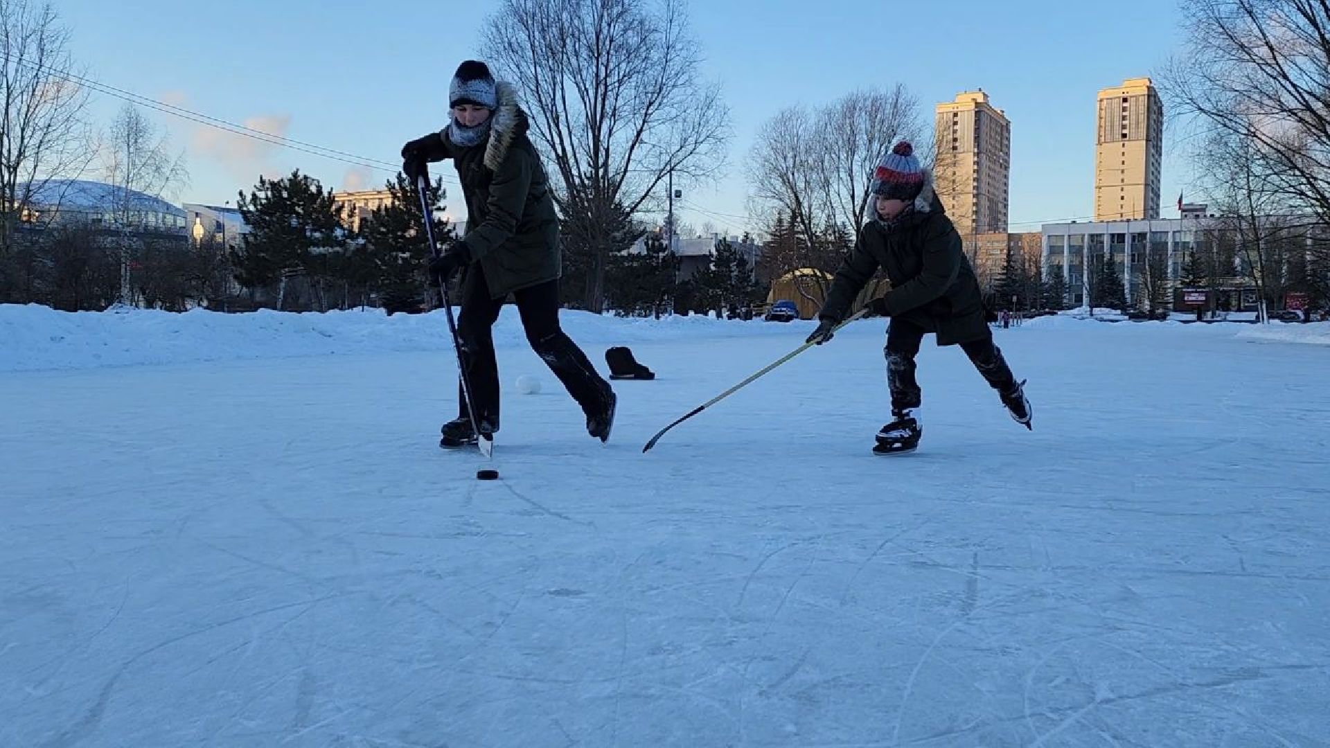 Одинцово, пруд, коньки, зима в подмосковье,