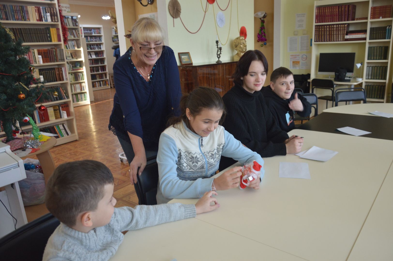 шатура, билиотекарь, новый год, 2024, праздник, городской округ культура, городской округ люди, Дед Мороз, дед мороз и снегурочка, Санта-Клаус, Пер Нюэлем, Баббо Наталем, Микулашем, Увлин Увгун, Йоулупукки,