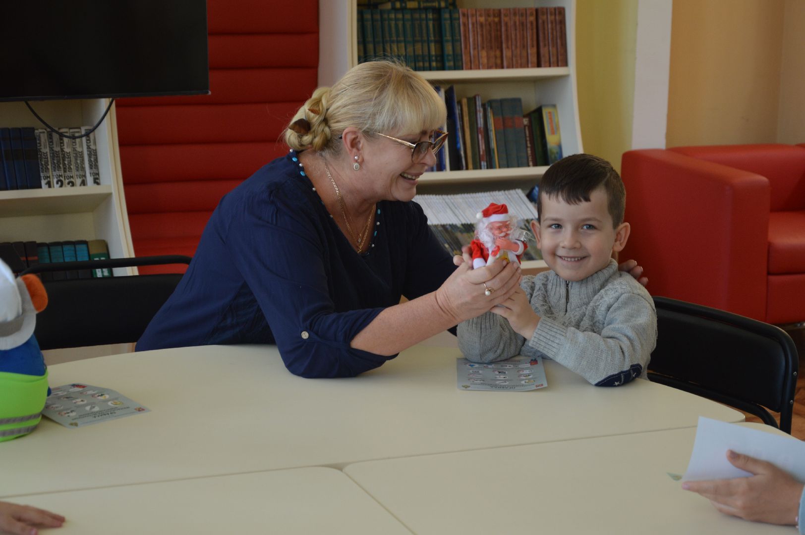 шатура, билиотекарь, новый год, 2024, праздник, городской округ культура, городской округ люди, Дед Мороз, дед мороз и снегурочка, Санта-Клаус, Пер Нюэлем, Баббо Наталем, Микулашем, Увлин Увгун, Йоулупукки,