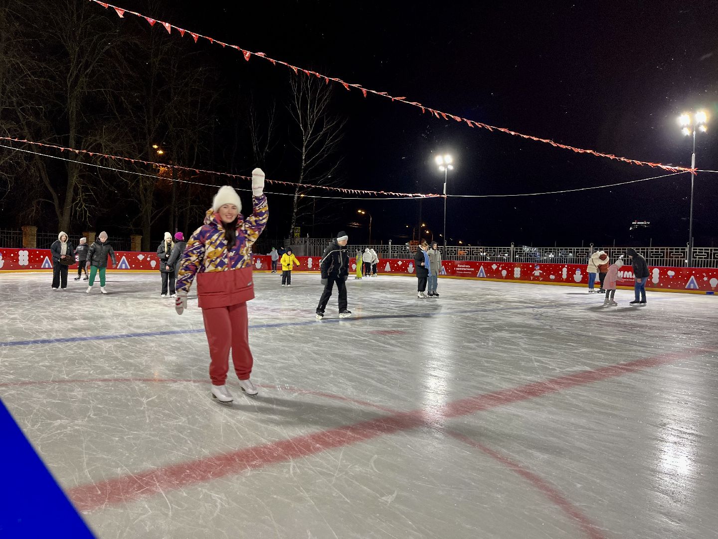 зима в подмосковье, наро-фоминск, наро-фоминский городской округ, центральный парк наро-фоминска, каток в парке, коньки,