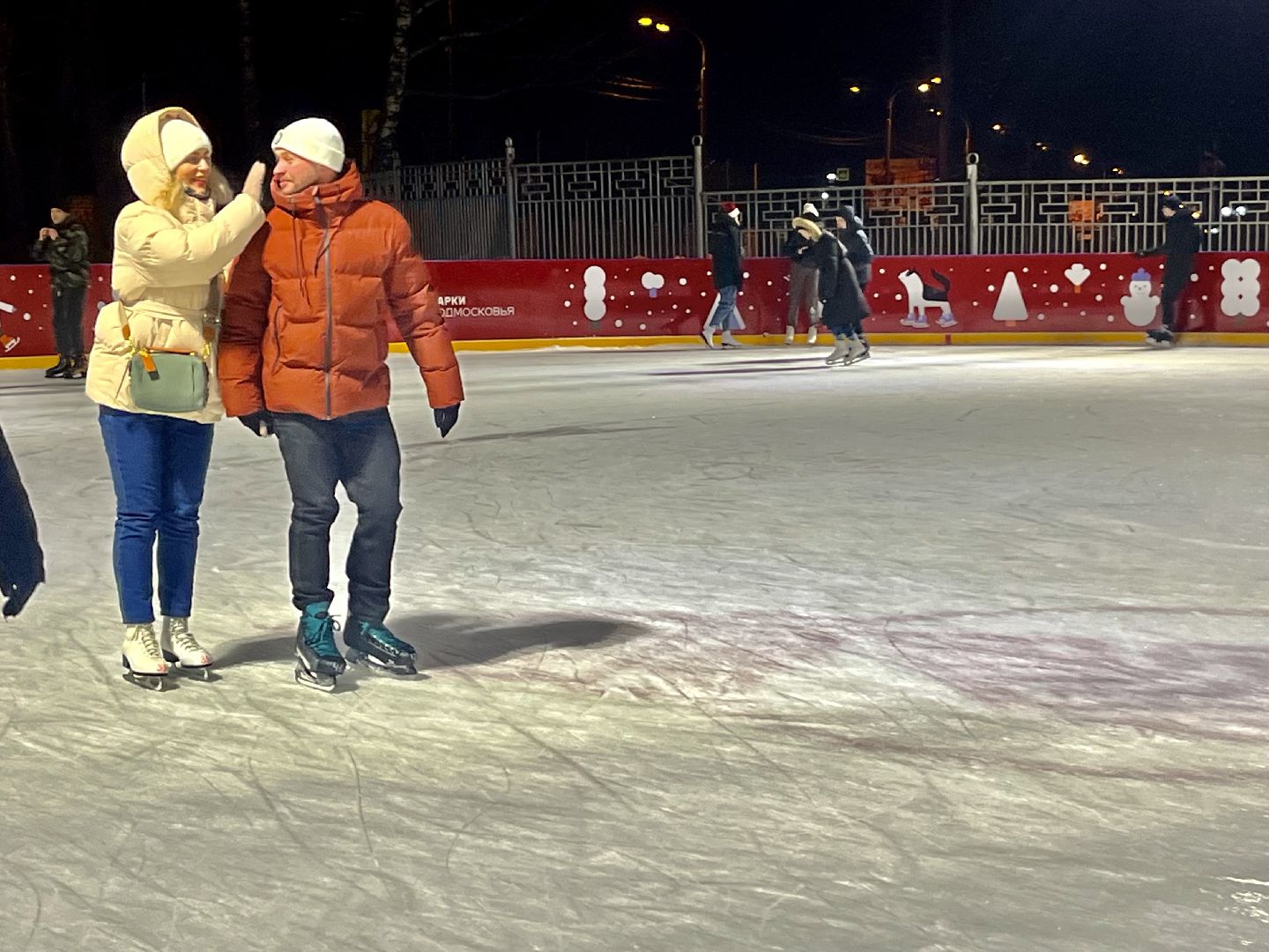 зима в подмосковье, наро-фоминск, наро-фоминский городской округ, центральный парк наро-фоминска, каток в парке, коньки,