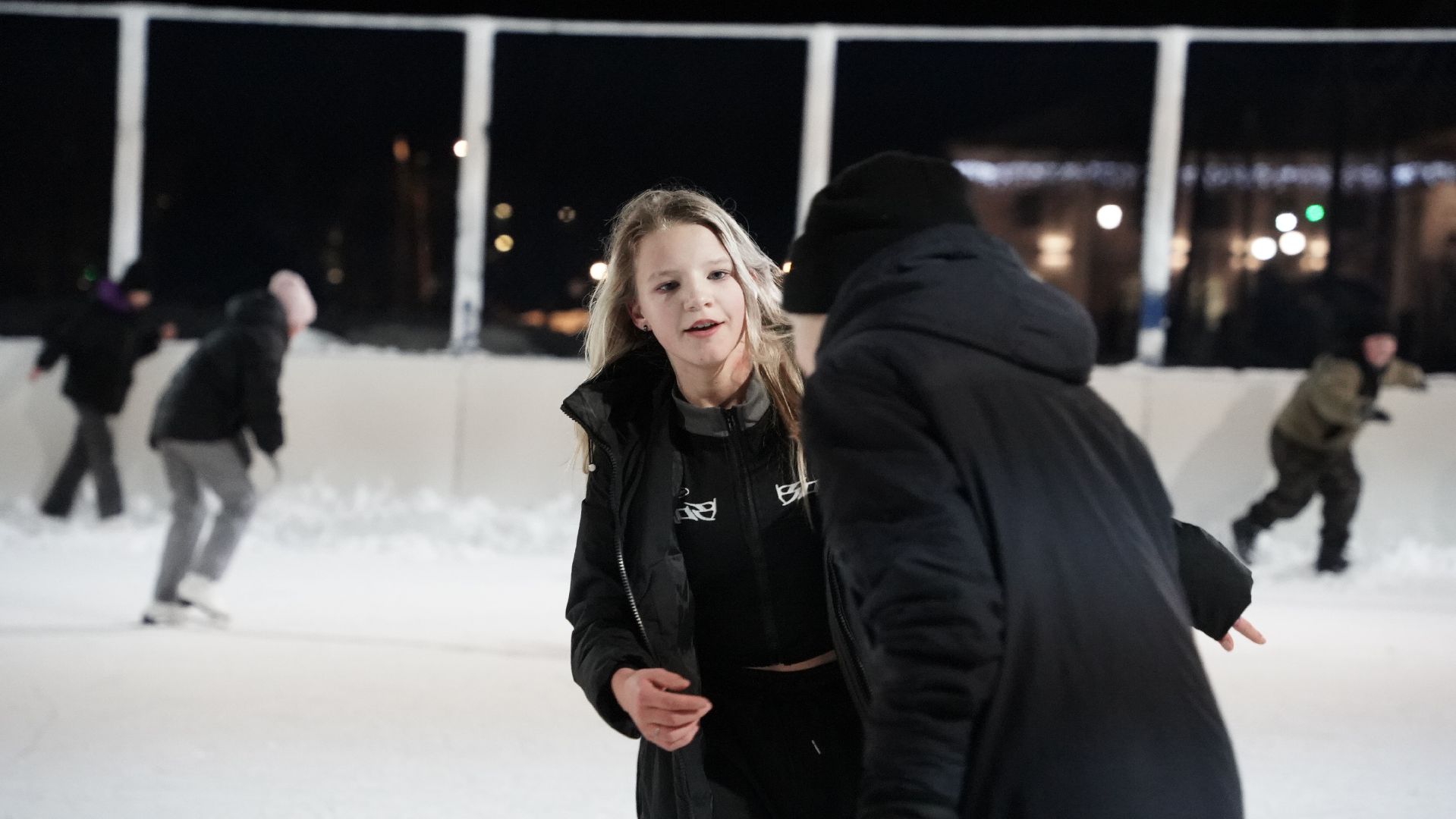 Рошаль, каток, зима в Подмосковье, СКЦ рошаль, спорт,