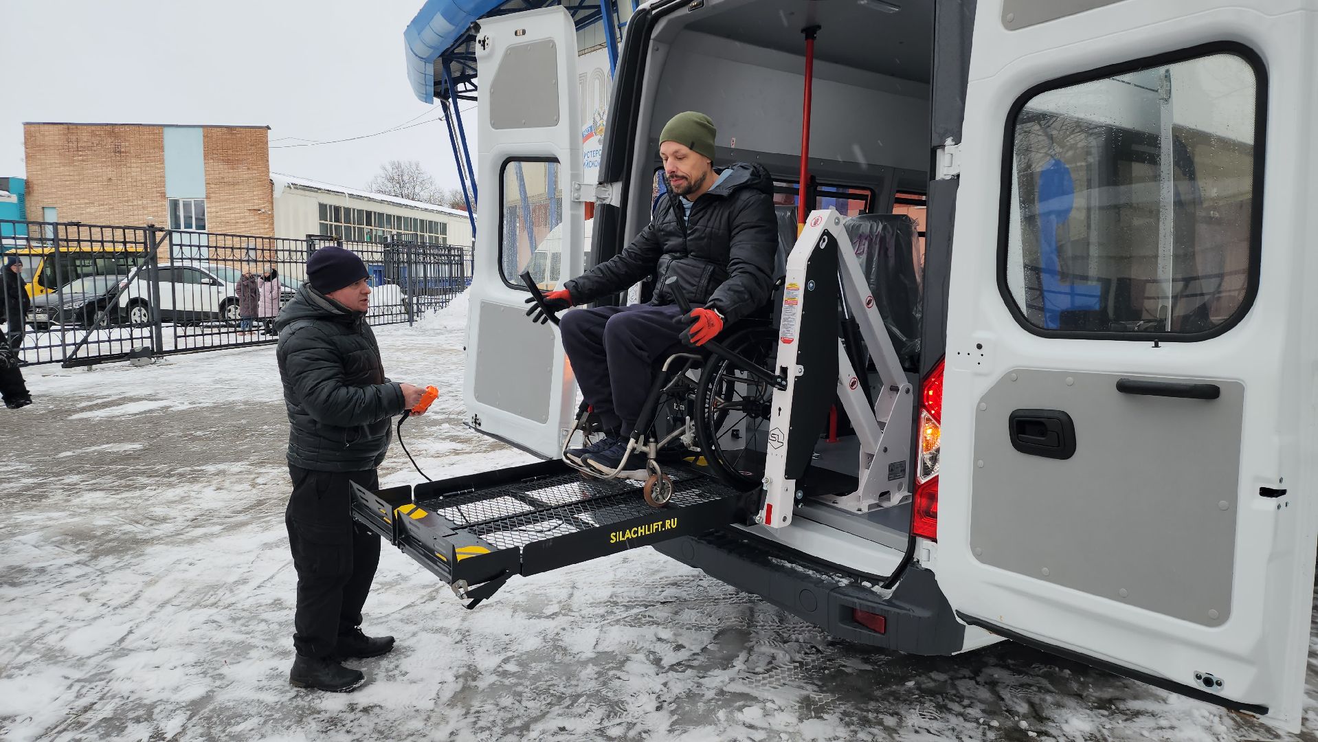 серпухов, депутат, инвалиды, равные возможности, спецавтомобиль,