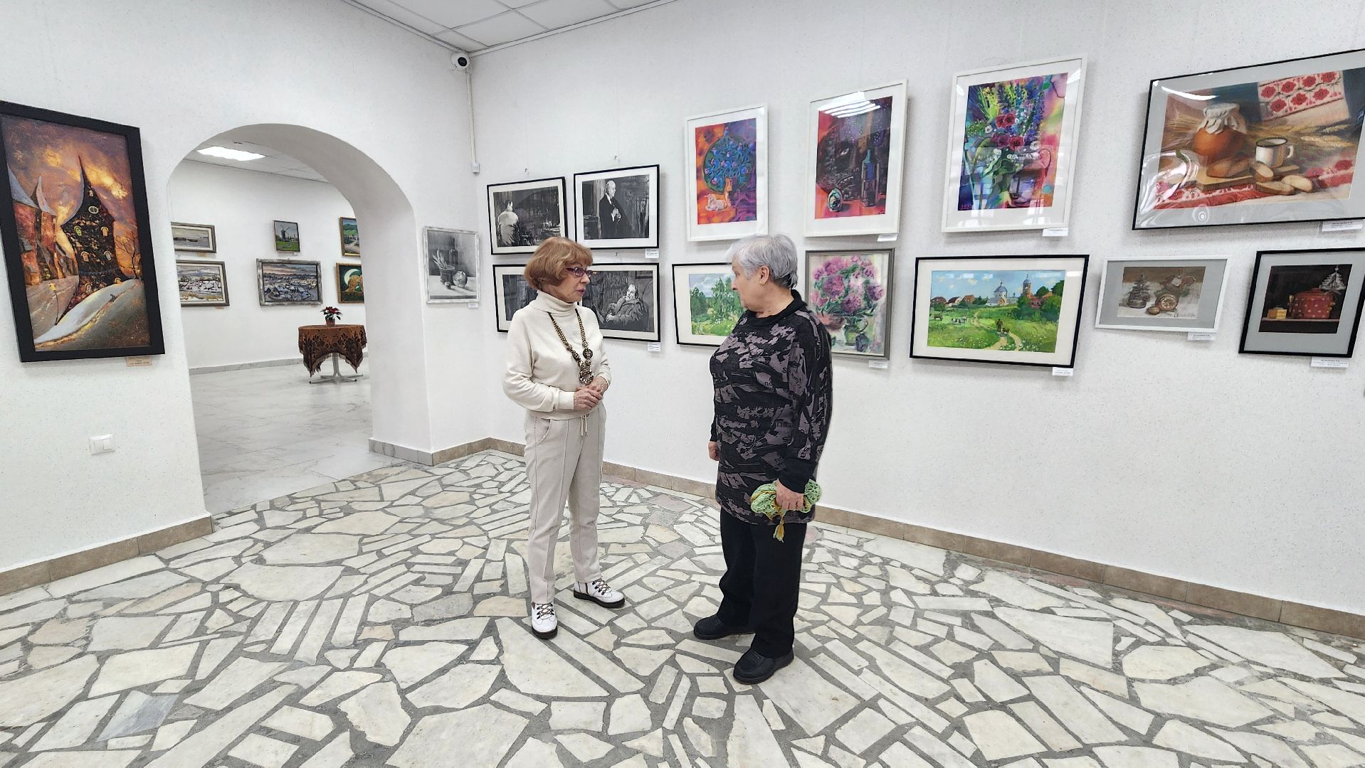 выставочный центр, протвино, культура, зимний вернисаж, живопись,