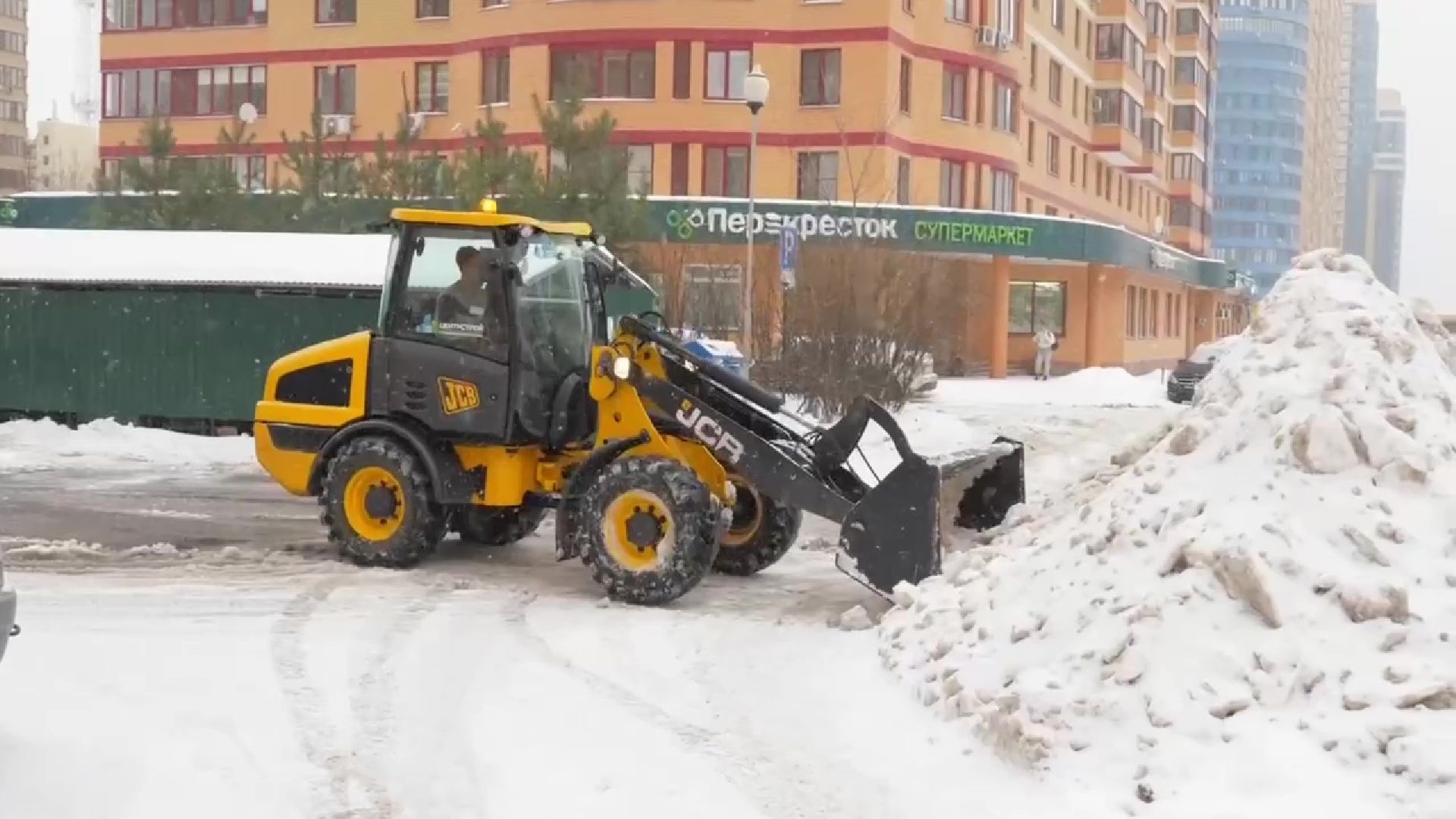 Реутов, снегопад, уборка снега, дворник, техника,