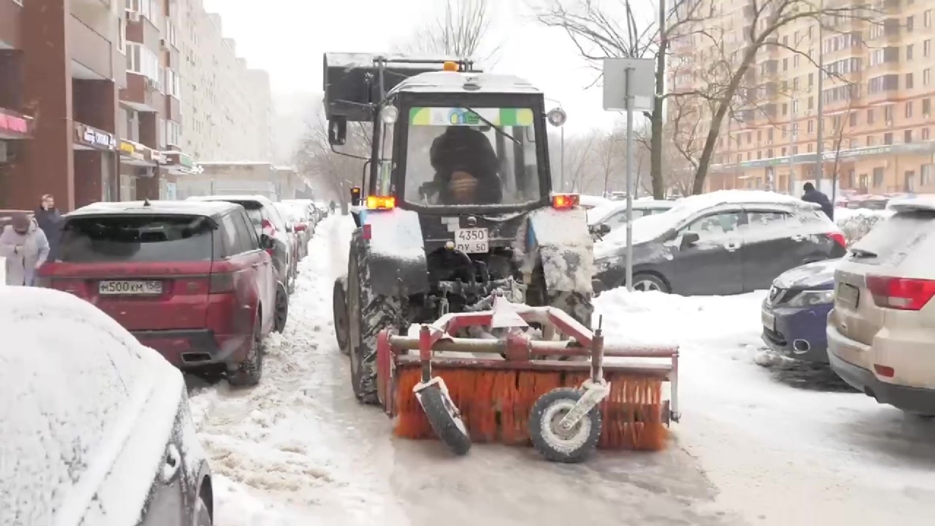 Реутов, снегопад, уборка снега, дворник, техника,