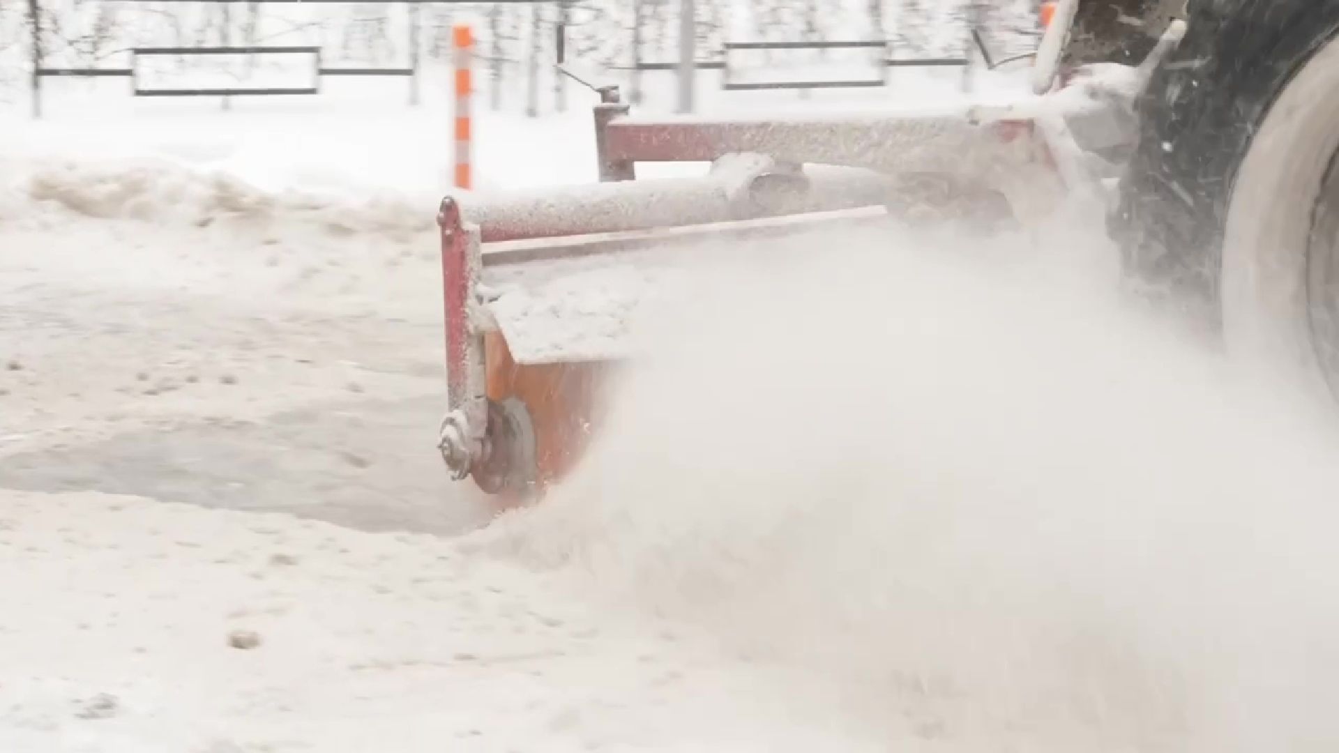 Реутов, снегопад, уборка снега, дворник, техника,
