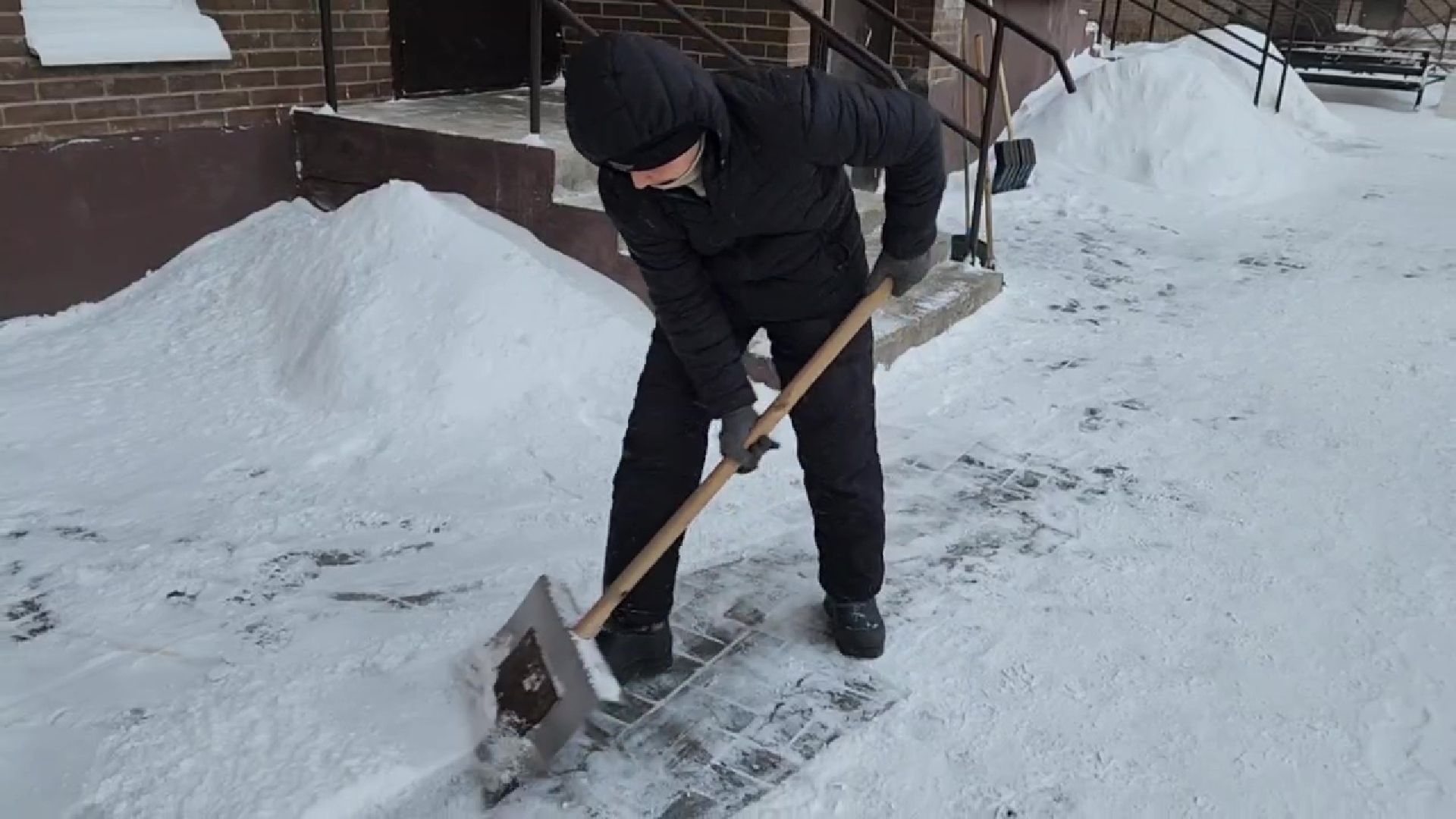 Реутов, снегопад, уборка снега, дворник, техника,