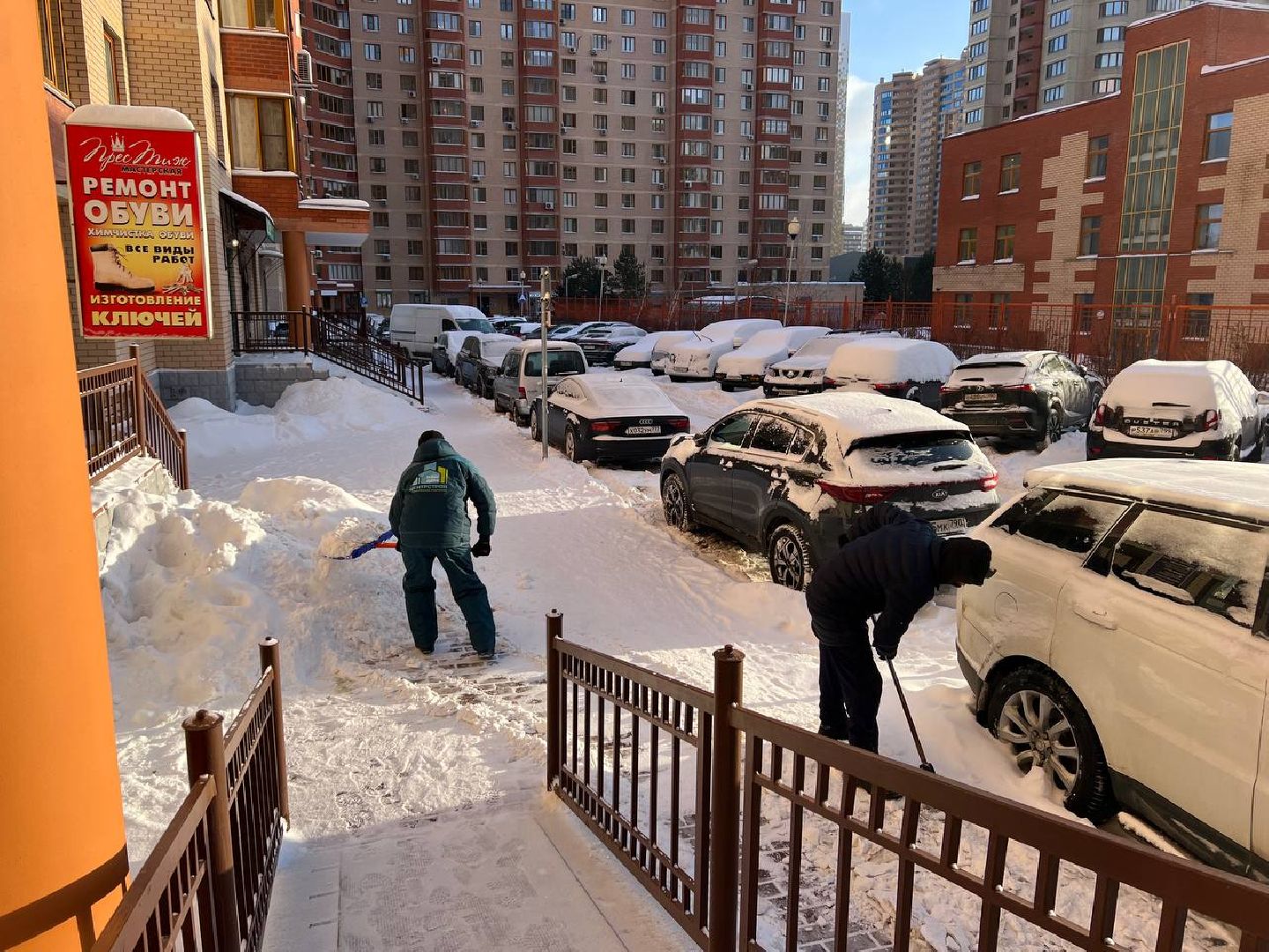 Реутов, снегопад, уборка снега, дворник, техника,