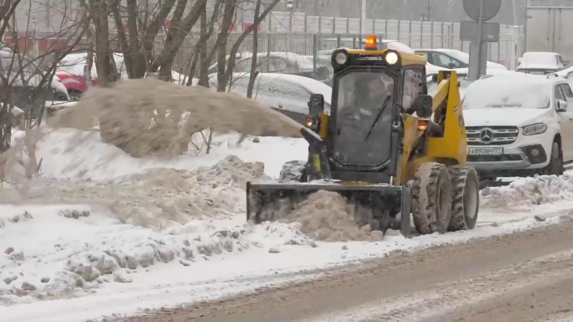 Реутов, снегопад, уборка снега, дворник, техника,