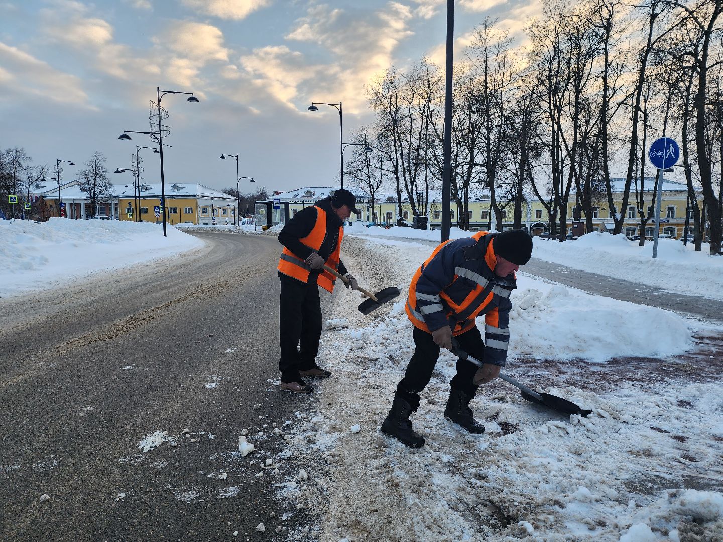 серпухов, подмосковье, уборка снега, площадь ленина,