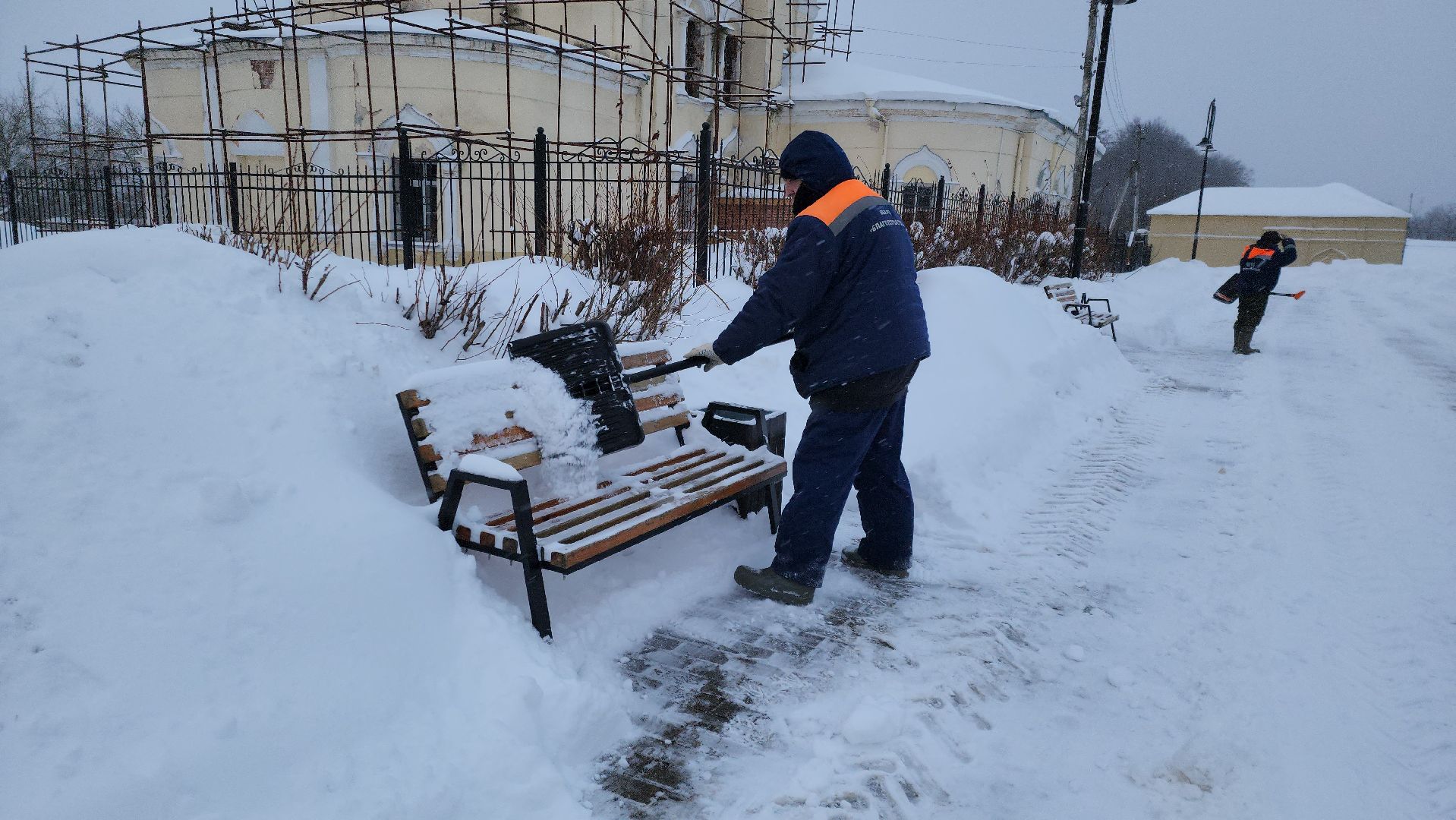 Снег, Площадь революции, Руза, благоустройство, зима 2024, рузский городской округ, коммунальная техника, коммунальные служба,