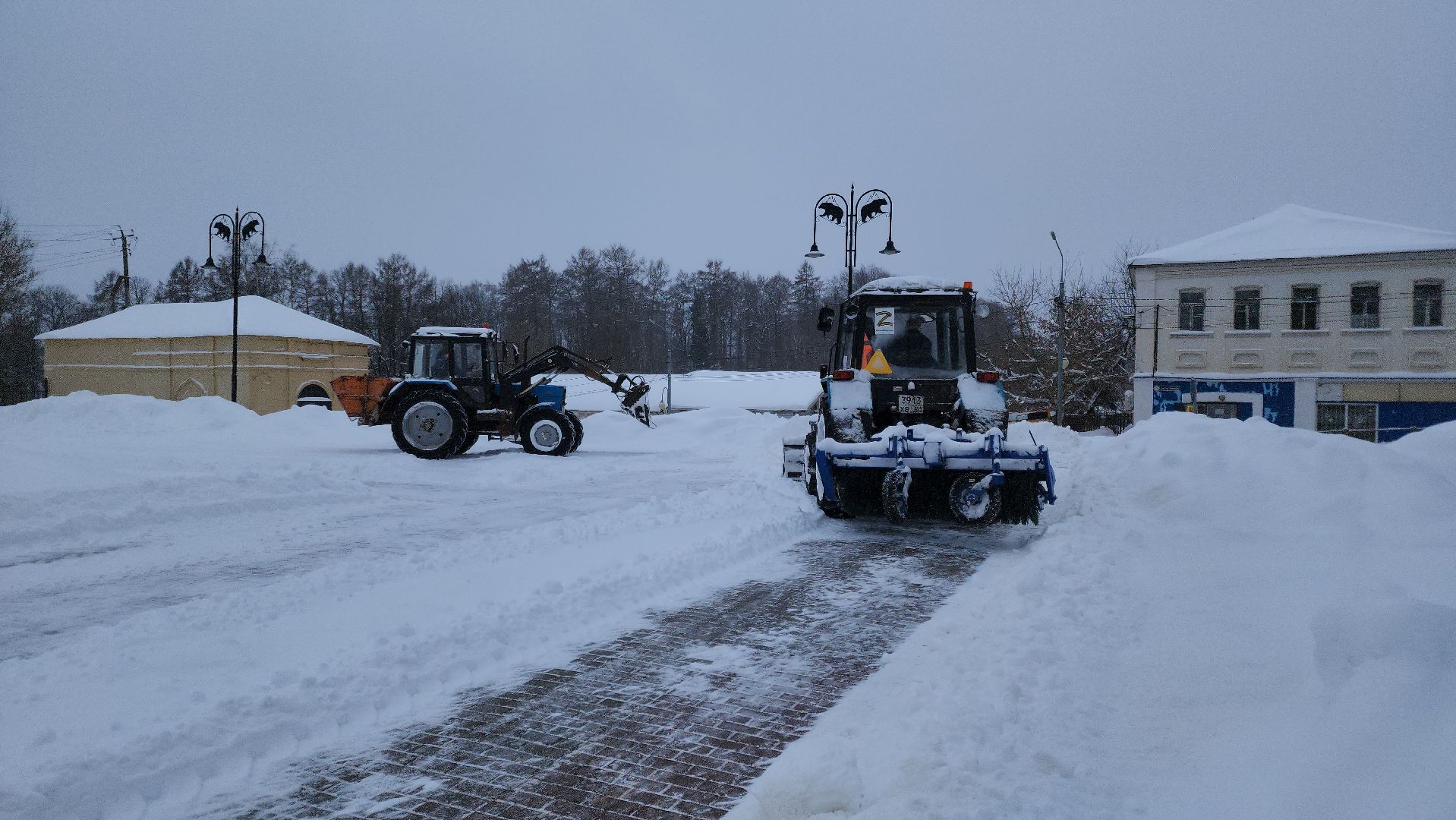 Снег, Площадь революции, Руза, благоустройство, зима 2024, рузский городской округ, коммунальная техника, коммунальные служба,