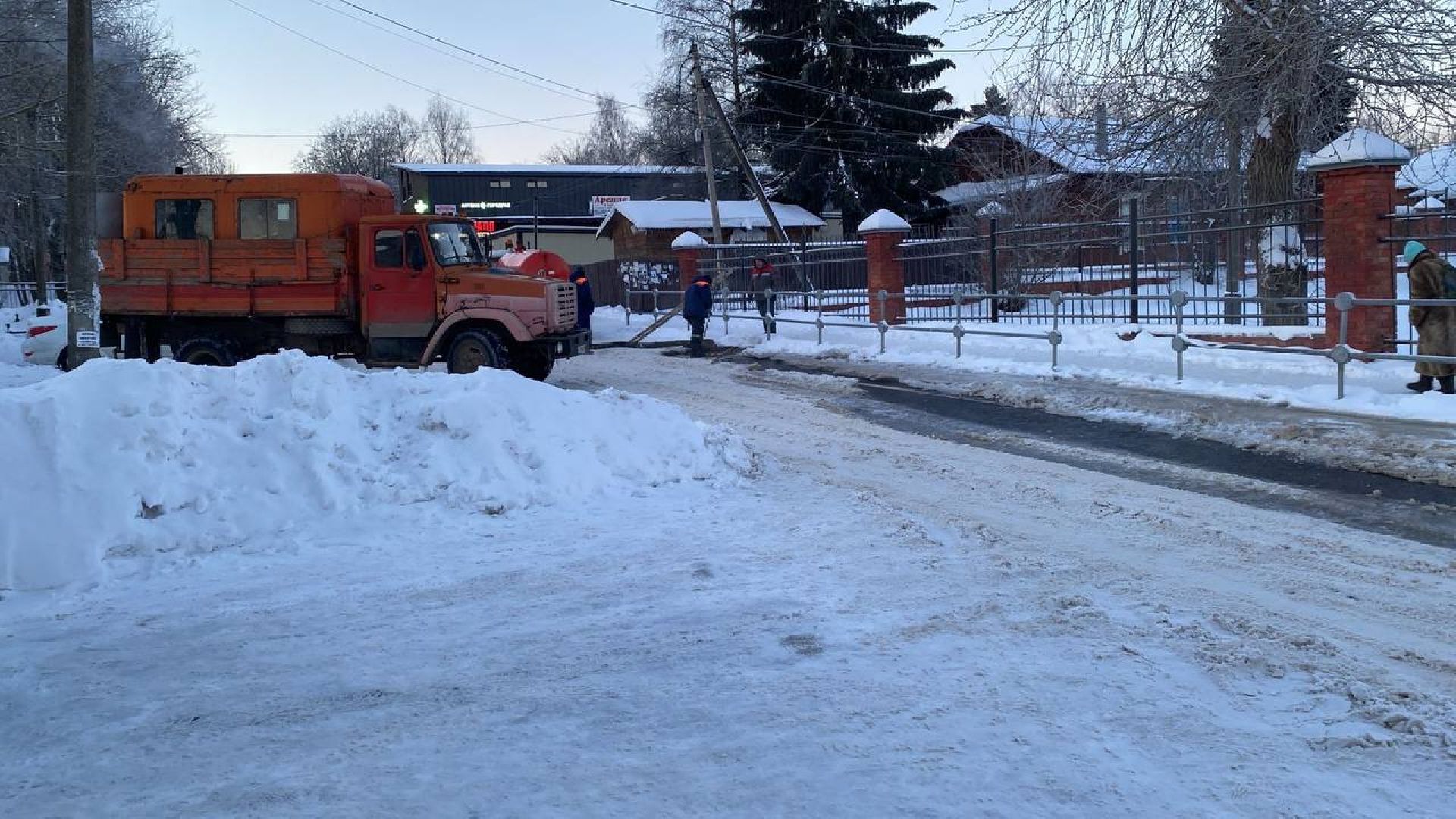 можайск, можайский городской округ, подмосковье, ЖКХ, авария, утечка, аварийная бригада, ликвидировали последствия,
