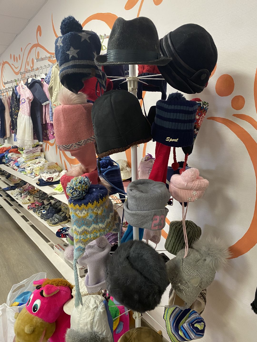 Краснознаменск, благотворительный проект, Добрый шкаф, помощь, Мария Волошина, Олег Рожнов