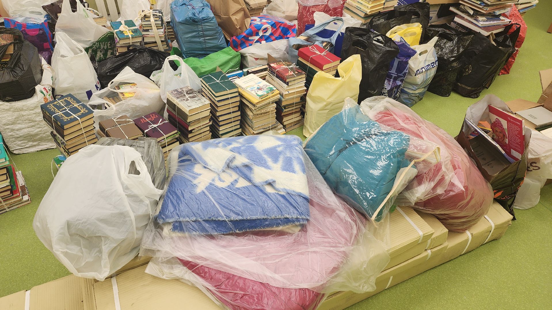 центр детского творчества, книги, акция, 10000 томов, Подолян, Гриднева, ветераны, педагоги,