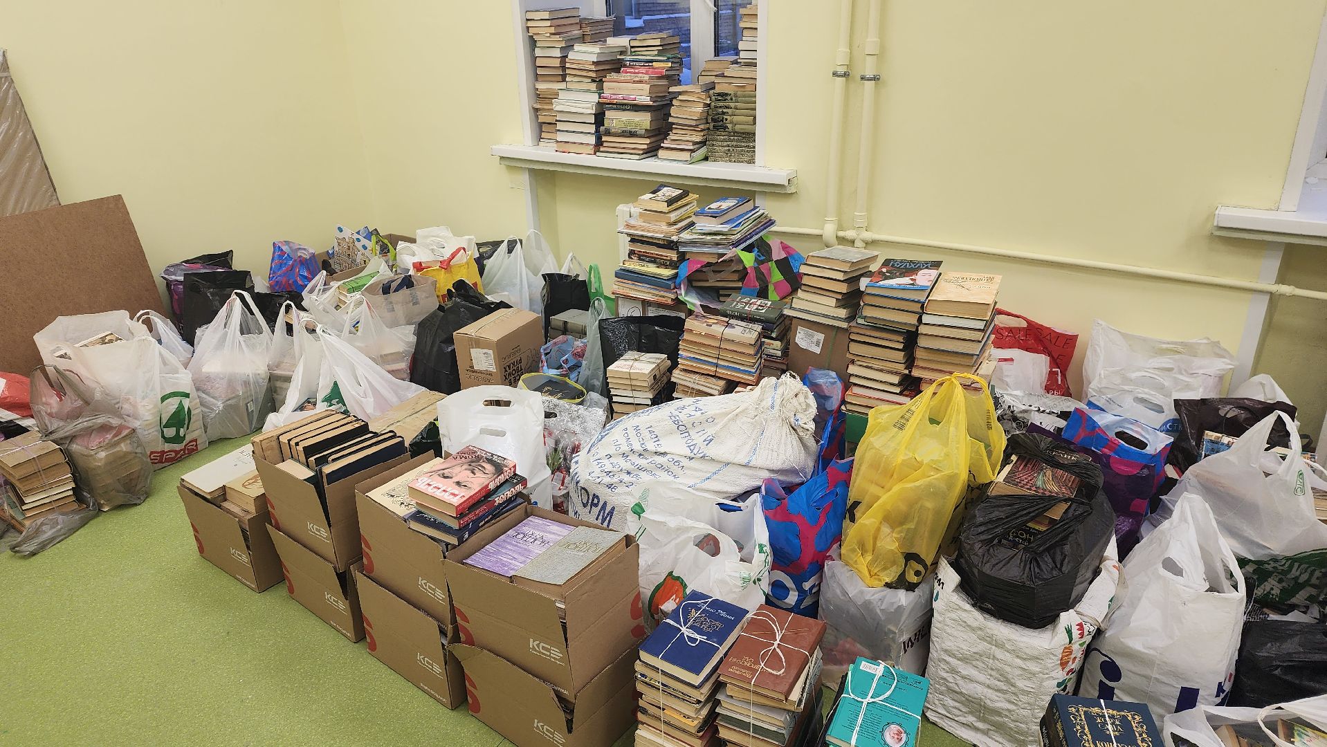 центр детского творчества, книги, акция, 10000 томов, Подолян, Гриднева, ветераны, педагоги,