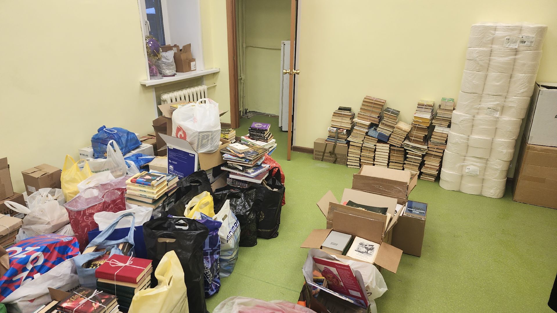 центр детского творчества, книги, акция, 10000 томов, Подолян, Гриднева, ветераны, педагоги,