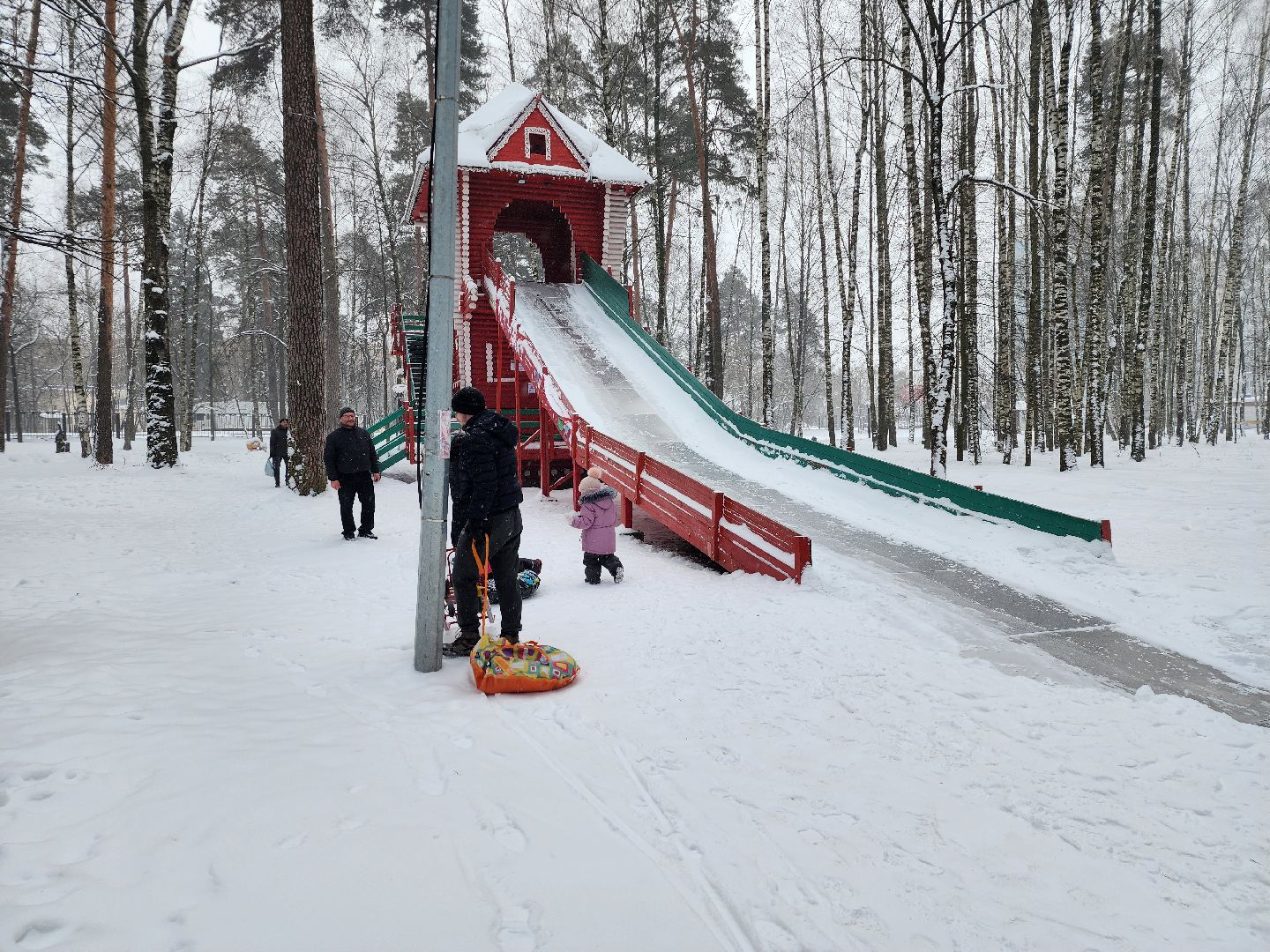 тюбинговая горка, зима в парках, Ногинск, Богородский городской округ,