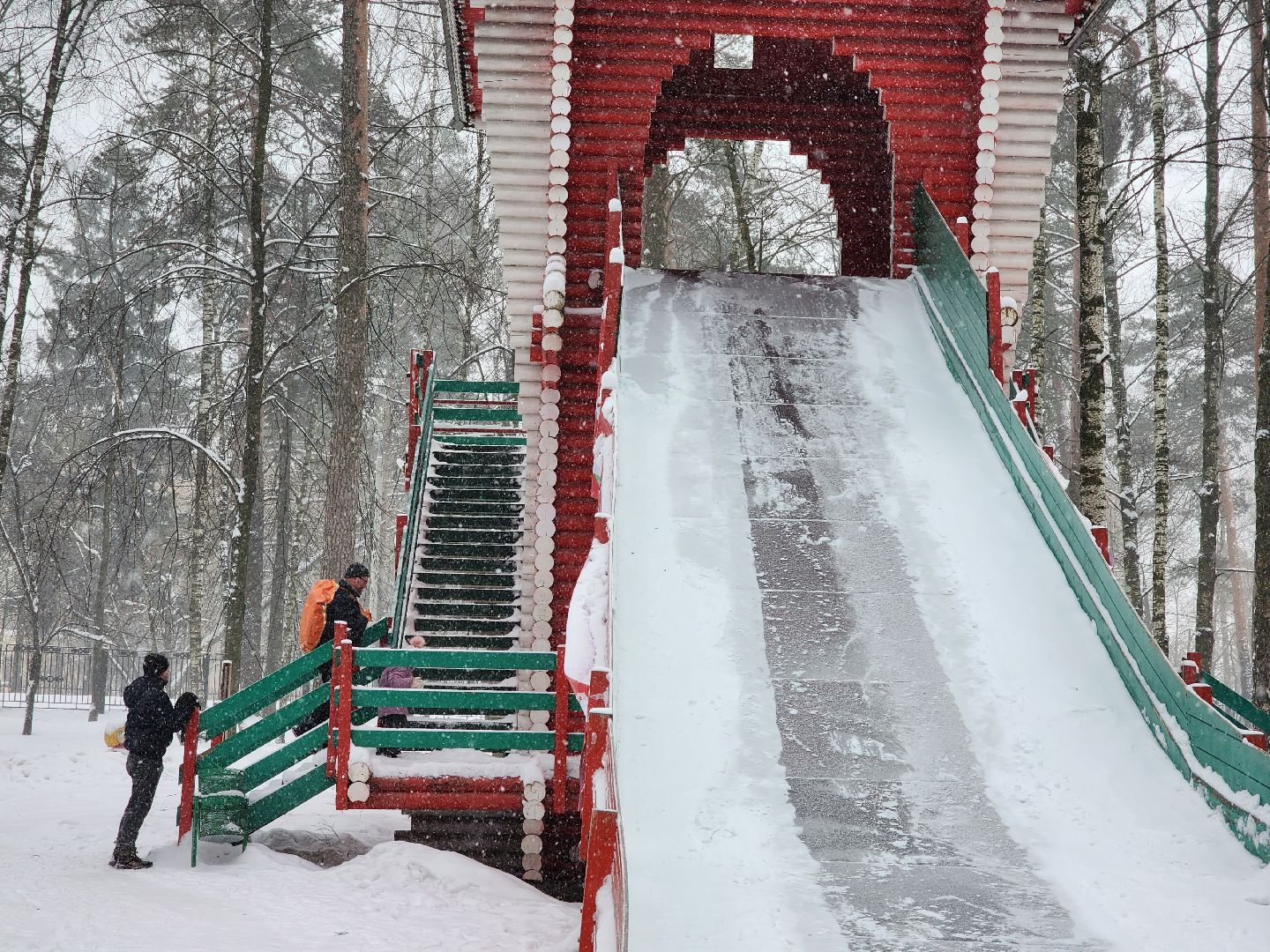 тюбинговая горка, зима в парках, Ногинск, Богородский городской округ,