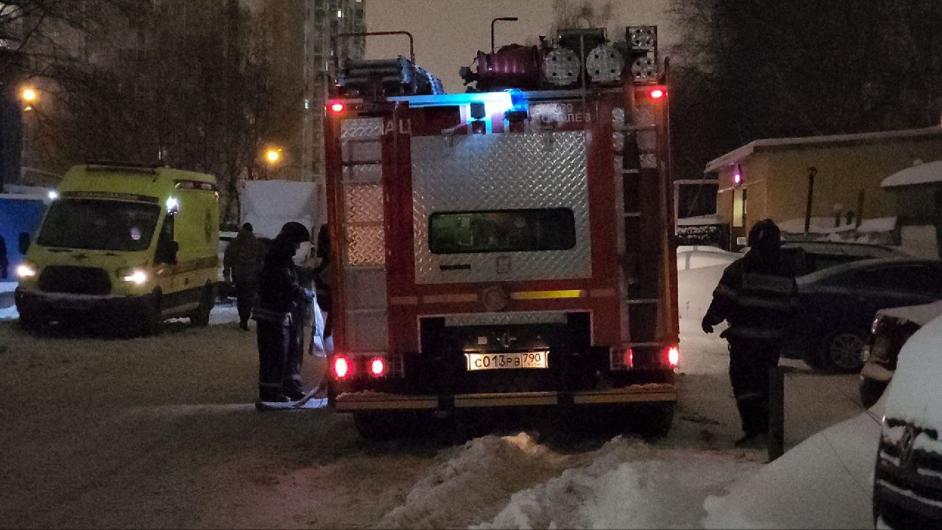 мытищи, Склад автозапчастей, пожар, Пожар в Мытищах, улица Силикатная, мчс, мчс россии, пожарные,