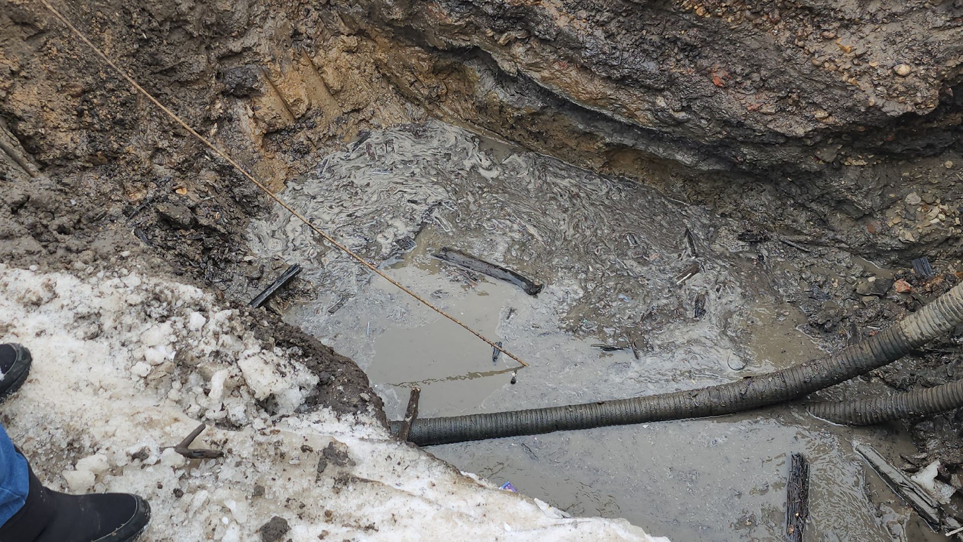 серпухов, ЖКХ, прорыв трубы, коммунальщики, водопровод,