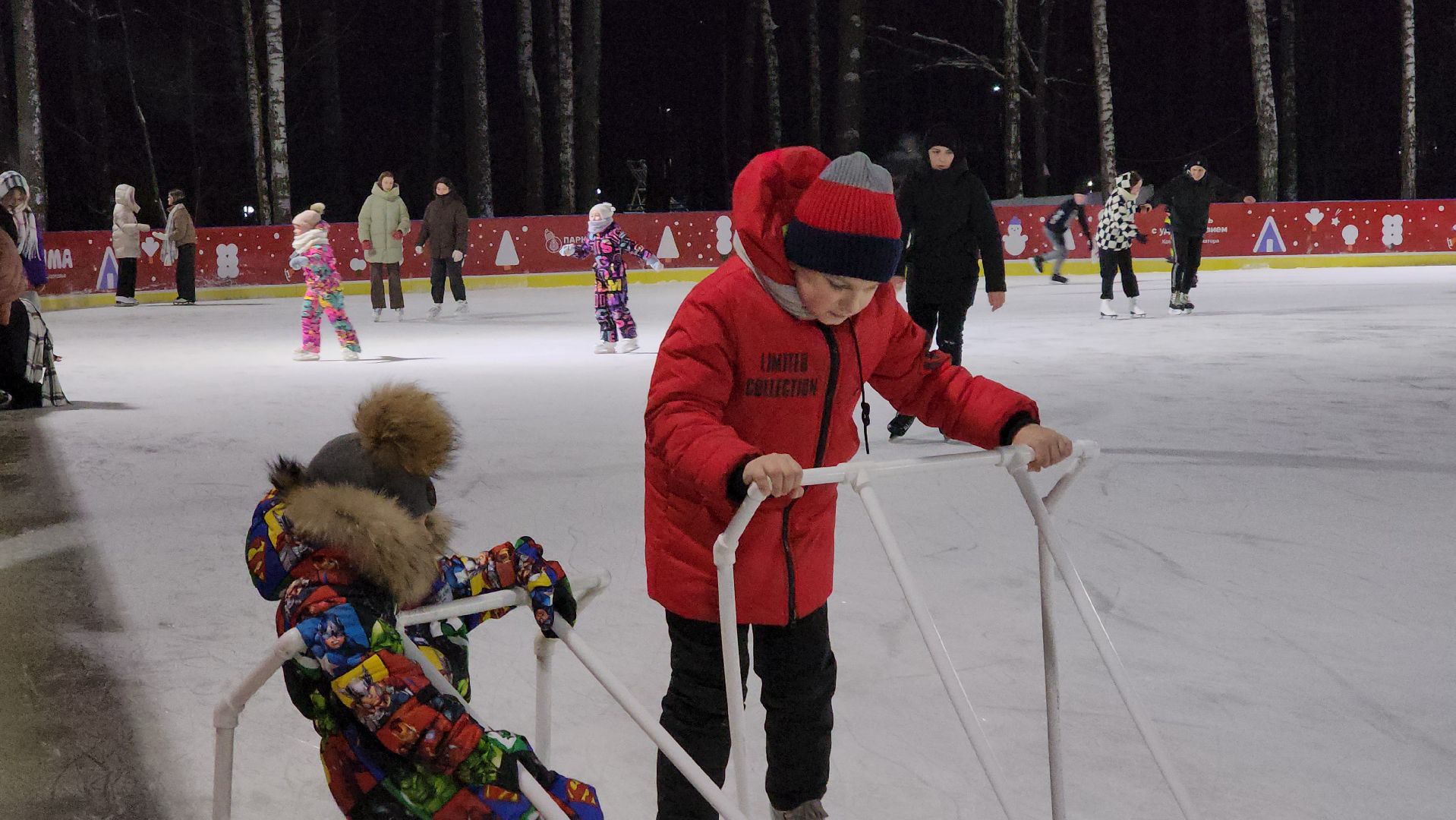 Зима в Подмосковье, каток, Центральный парк, Ногинск, Богородский городской округ,