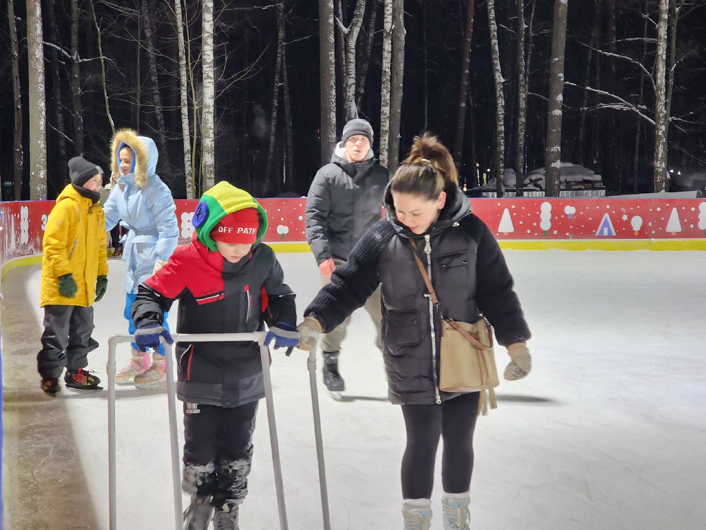 Зима в Подмосковье, каток, Центральный парк, Ногинск, Богородский городской округ,