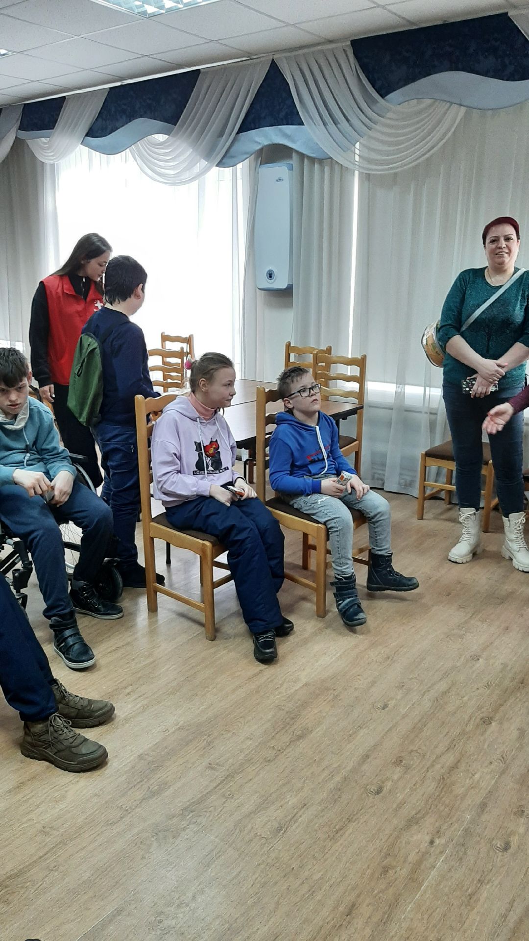 дети, волонтеры, доброедело, помощьлюдям,