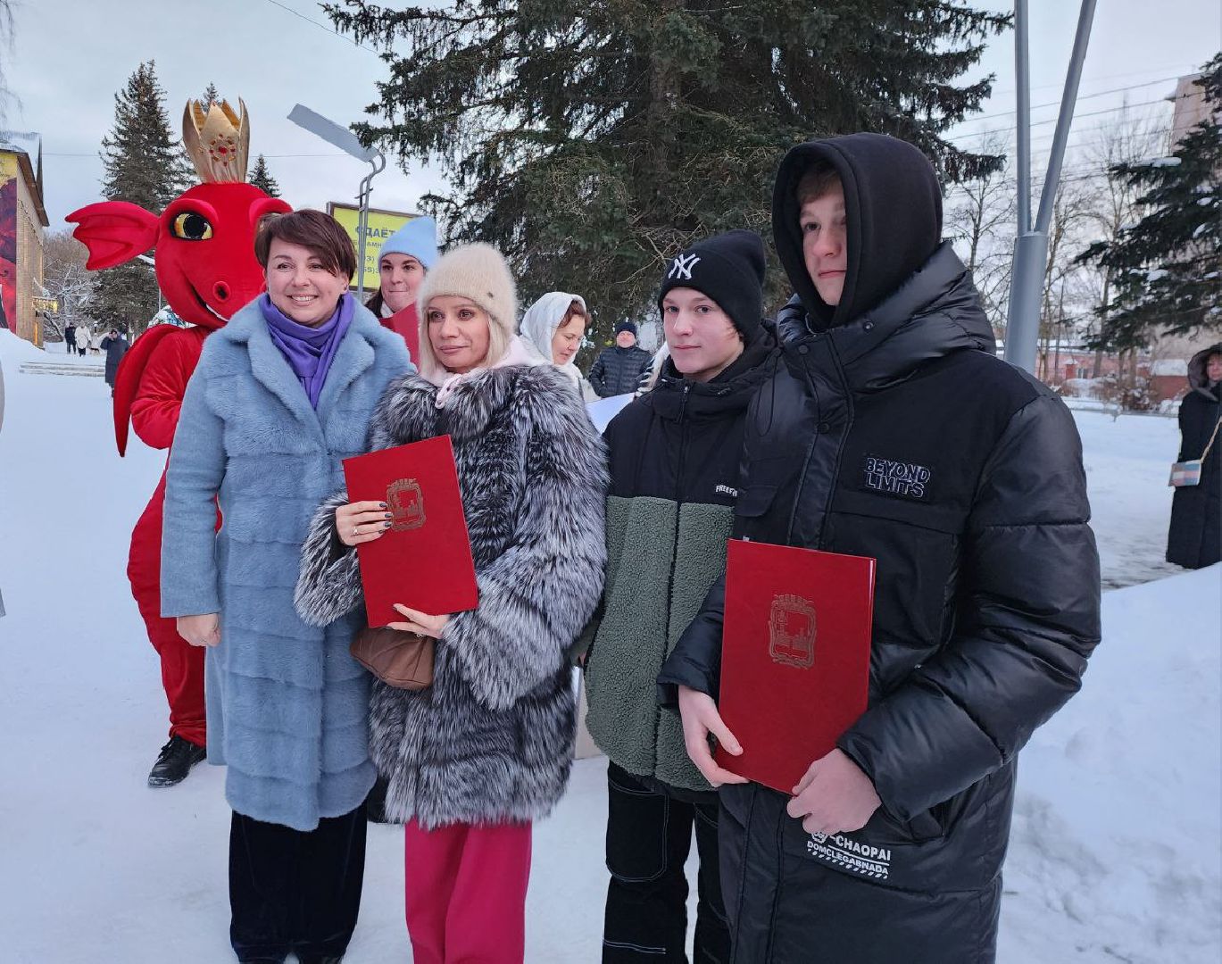 можайск, можайский городской округ, подмосковье, фестиваль, креативные елки, конкурс, жители,