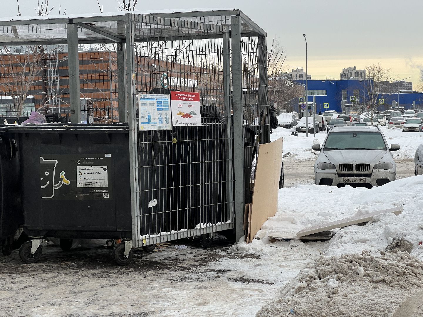 химки, контейнерная площадка, мусор, уборка мусора, мусорные контейнеры,