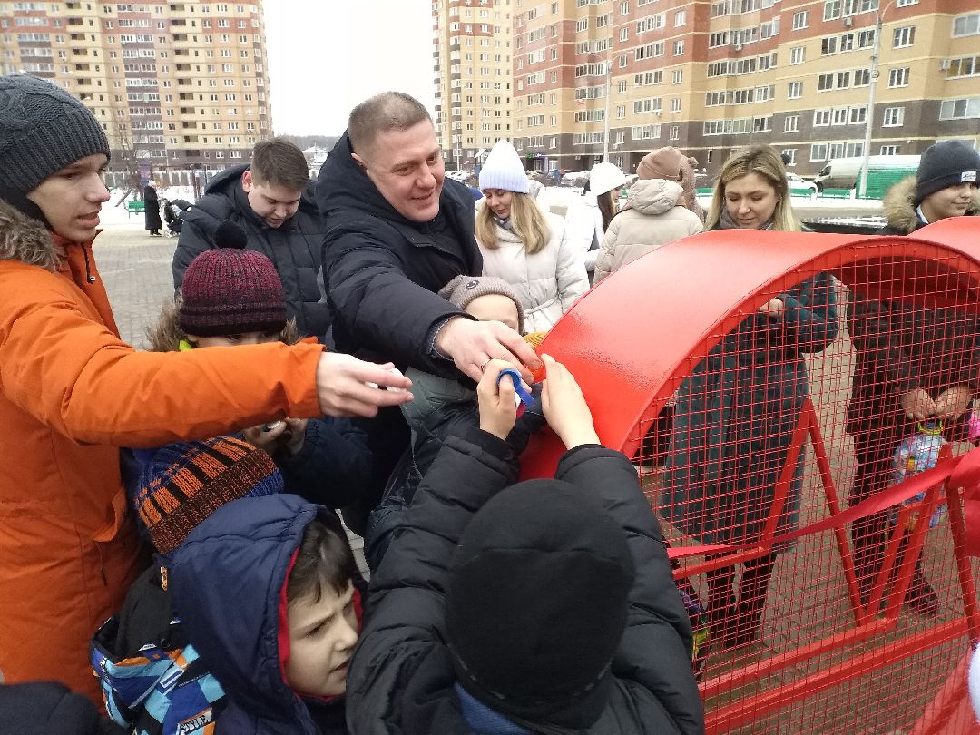 Лосино-Петровский, общество