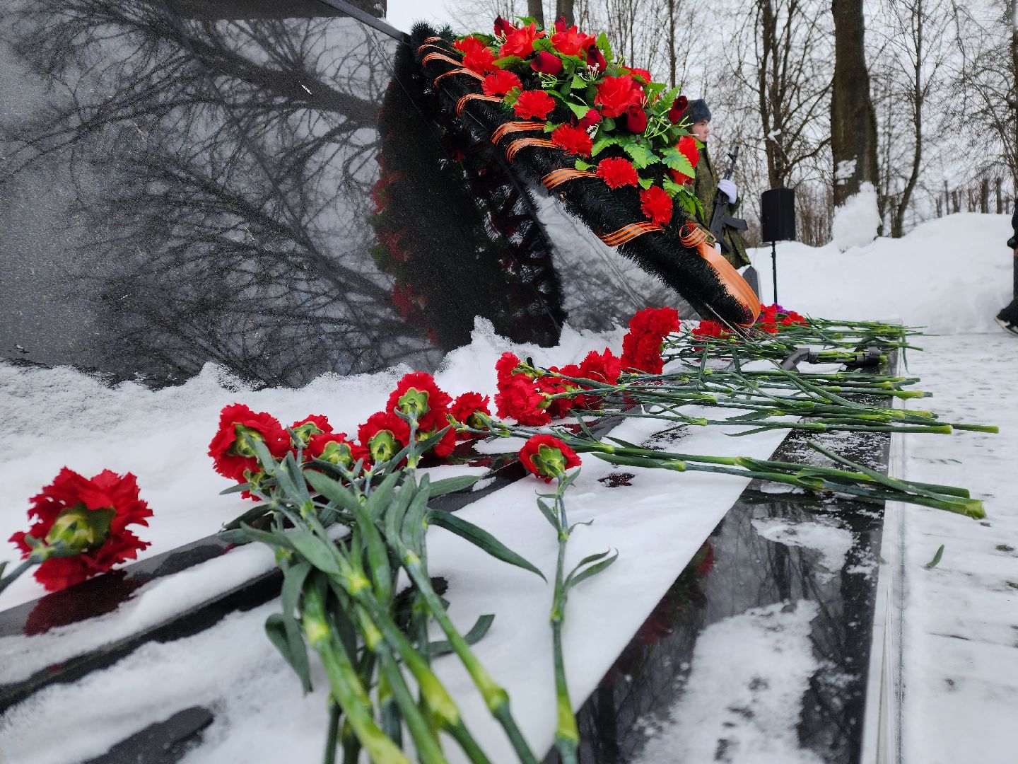 волоколамск, ярополец, кремлевские курсанты, воины, память, памятник, мемориал, день освобождения,