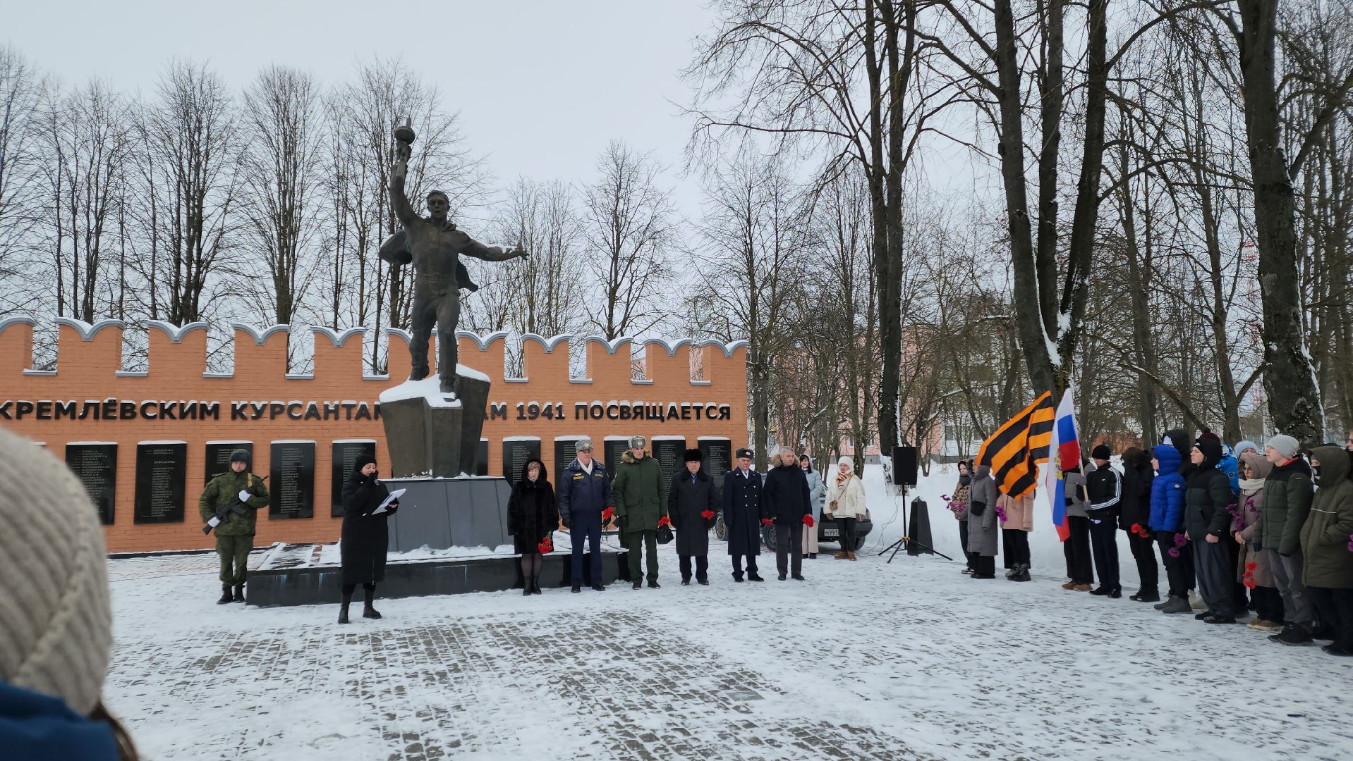 волоколамск, ярополец, кремлевские курсанты, воины, память, памятник, мемориал, день освобождения,