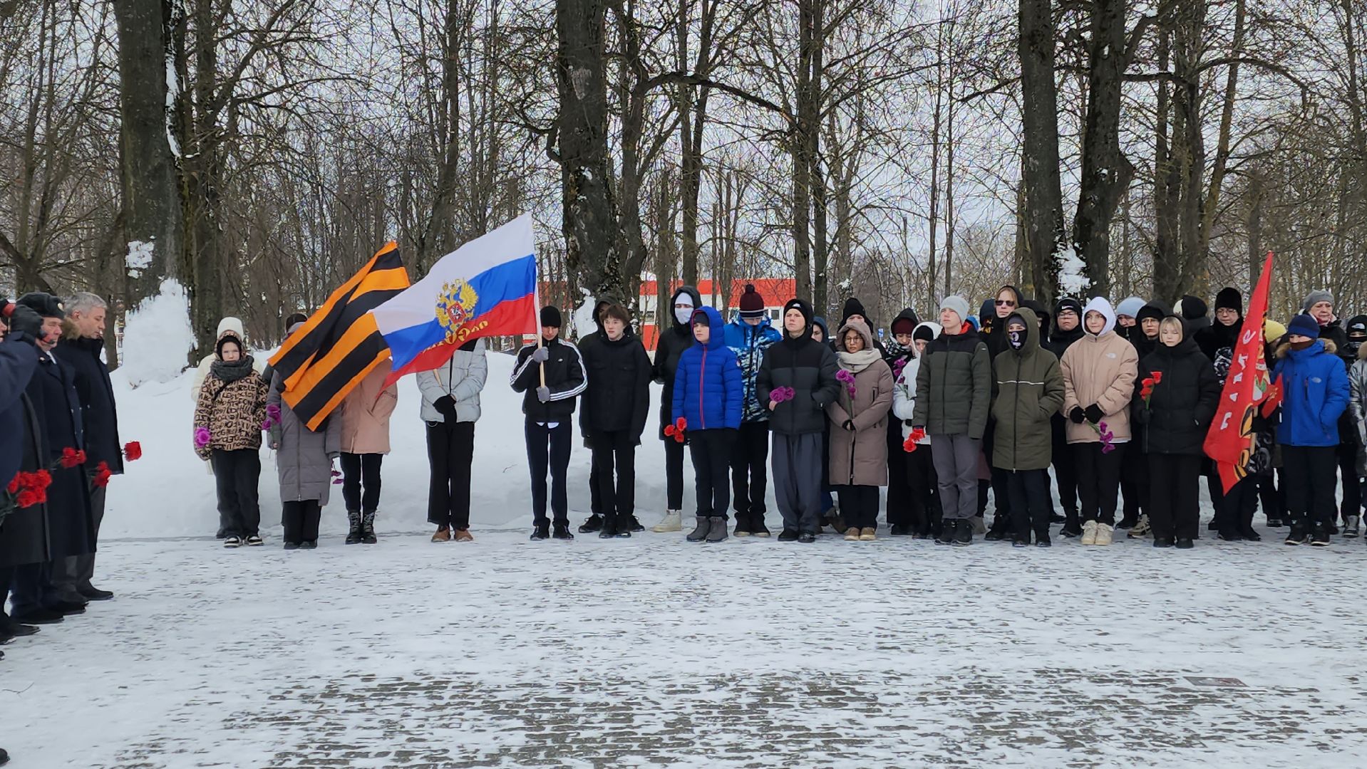 волоколамск, ярополец, кремлевские курсанты, воины, память, памятник, мемориал, день освобождения,