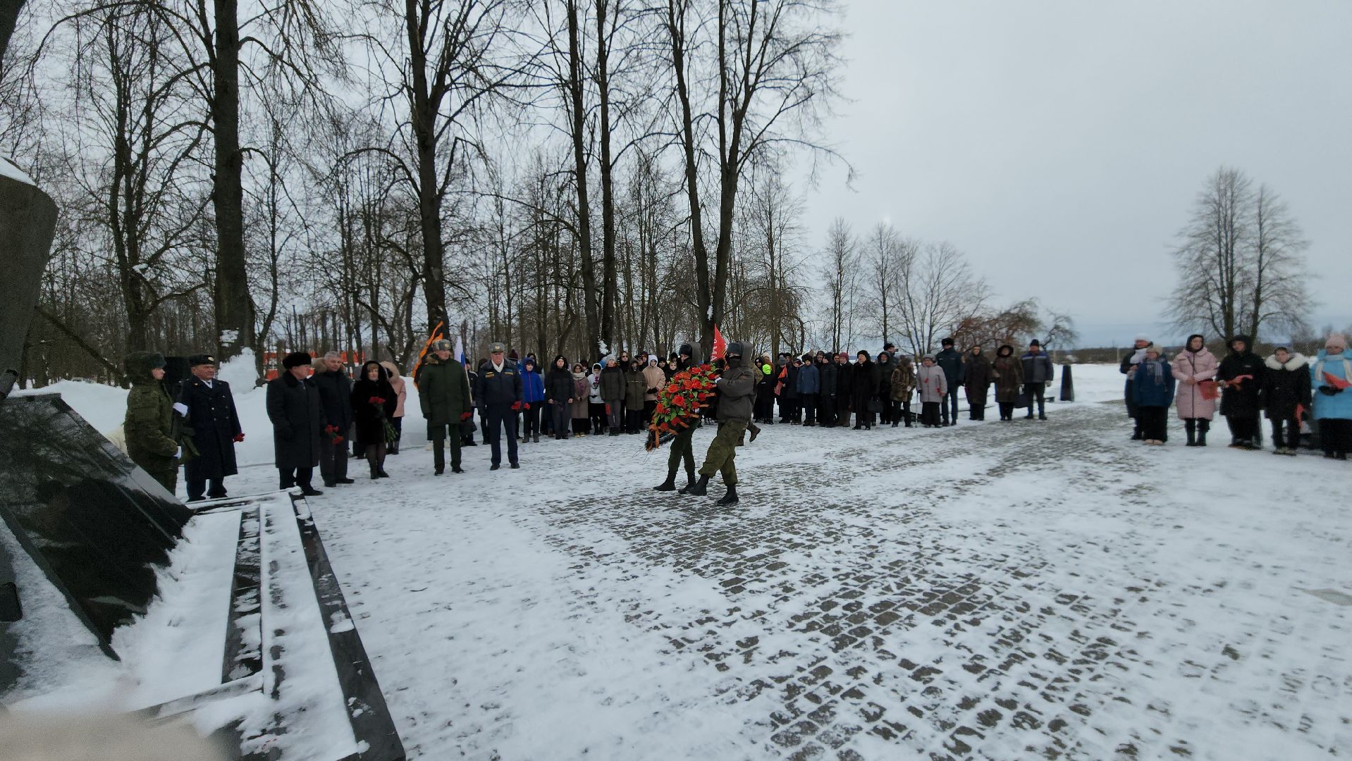 волоколамск, ярополец, кремлевские курсанты, воины, память, памятник, мемориал, день освобождения,