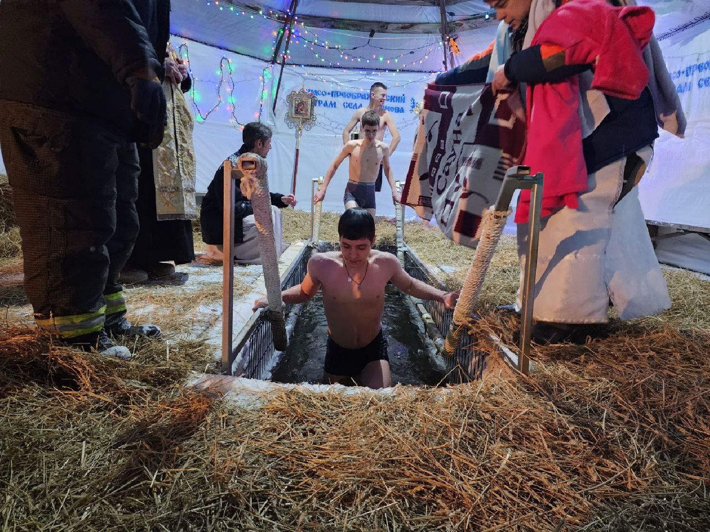можайск, можайский городской округ, подмосковье, крещения, крещенские купания, жители, купель, Крещение Господне,