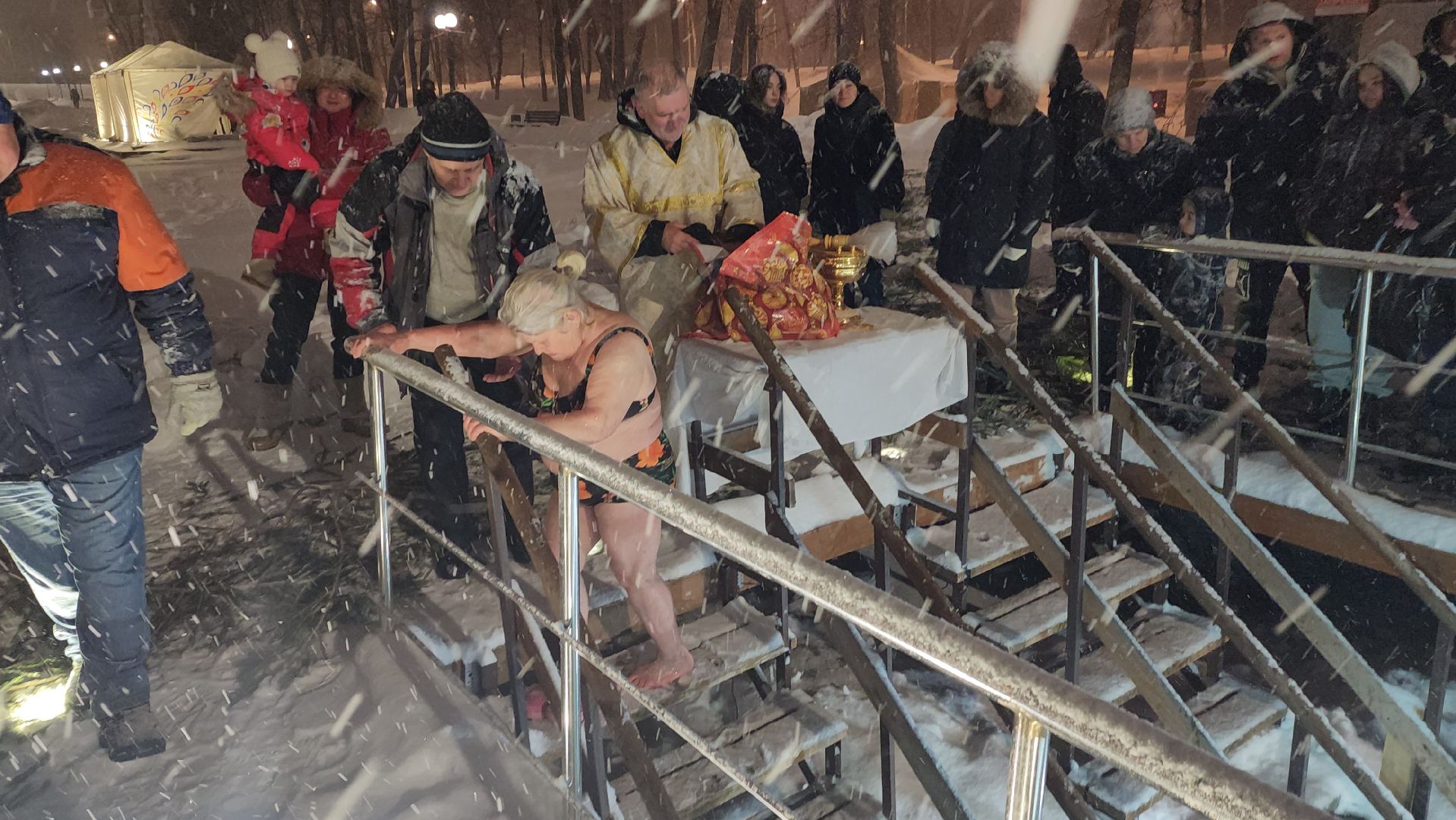 серпухов, крещенские купания, ногинский пруд, иордань, благочинный,