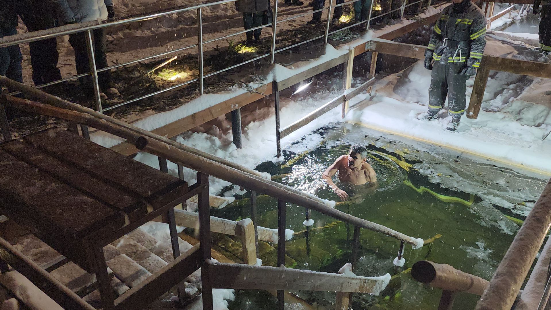 серпухов, крещенские купания, ногинский пруд, иордань, благочинный,