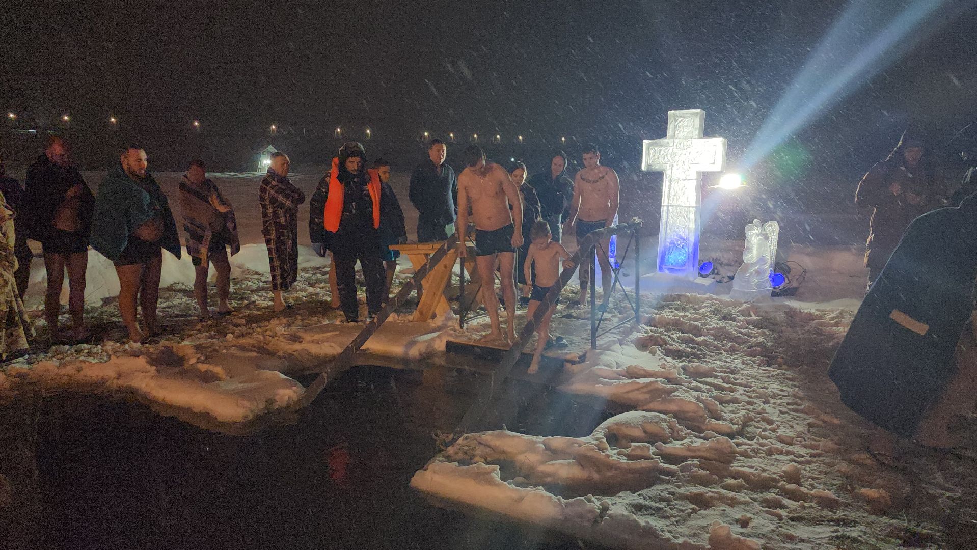 серпухов, серпуховские мальдивы, крещенские купания, иордань, Ока,