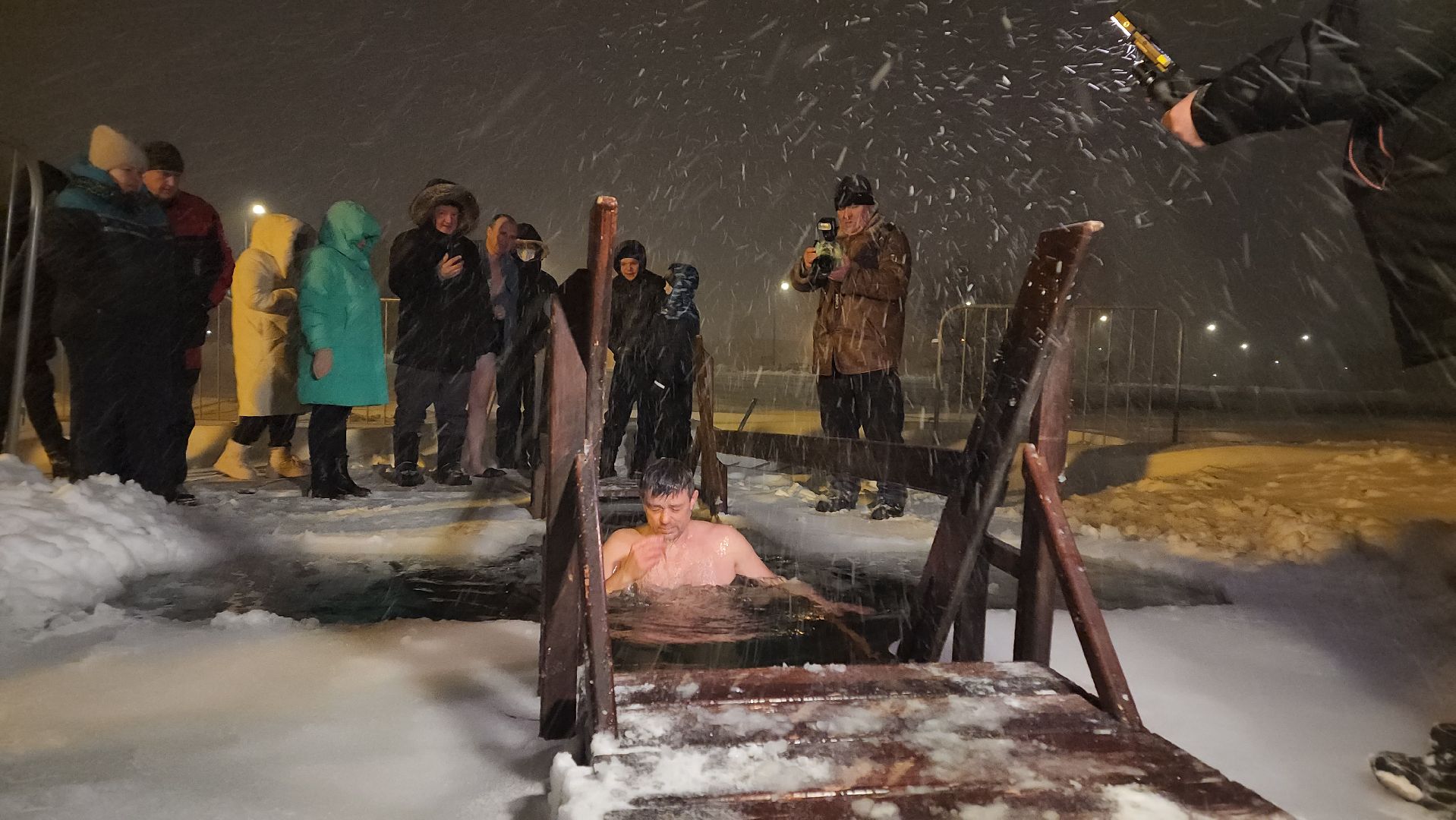 воскресенск, крещение господне, жители, иордань,