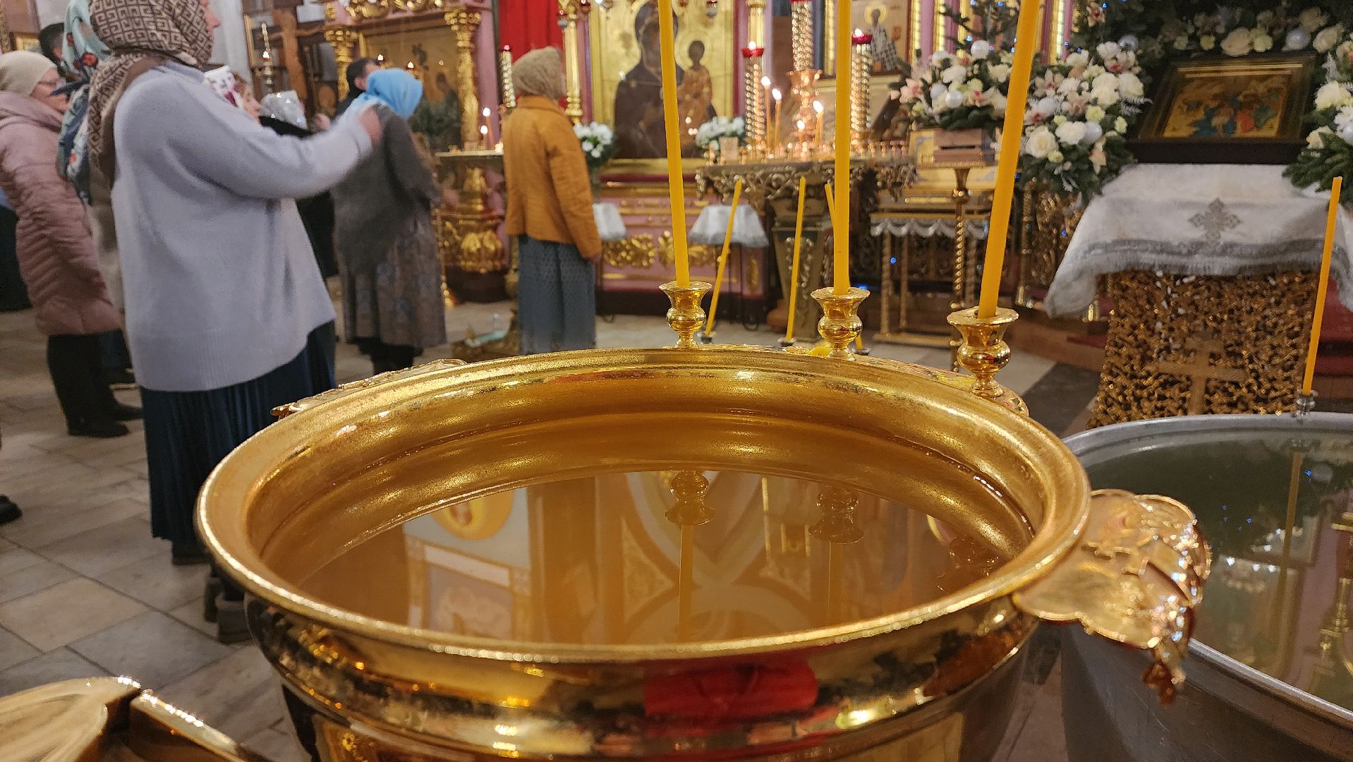 Подмосковье, Городской округ Пушкинский, Ивантеевка, Смоленской храм, крещение господне, служба,