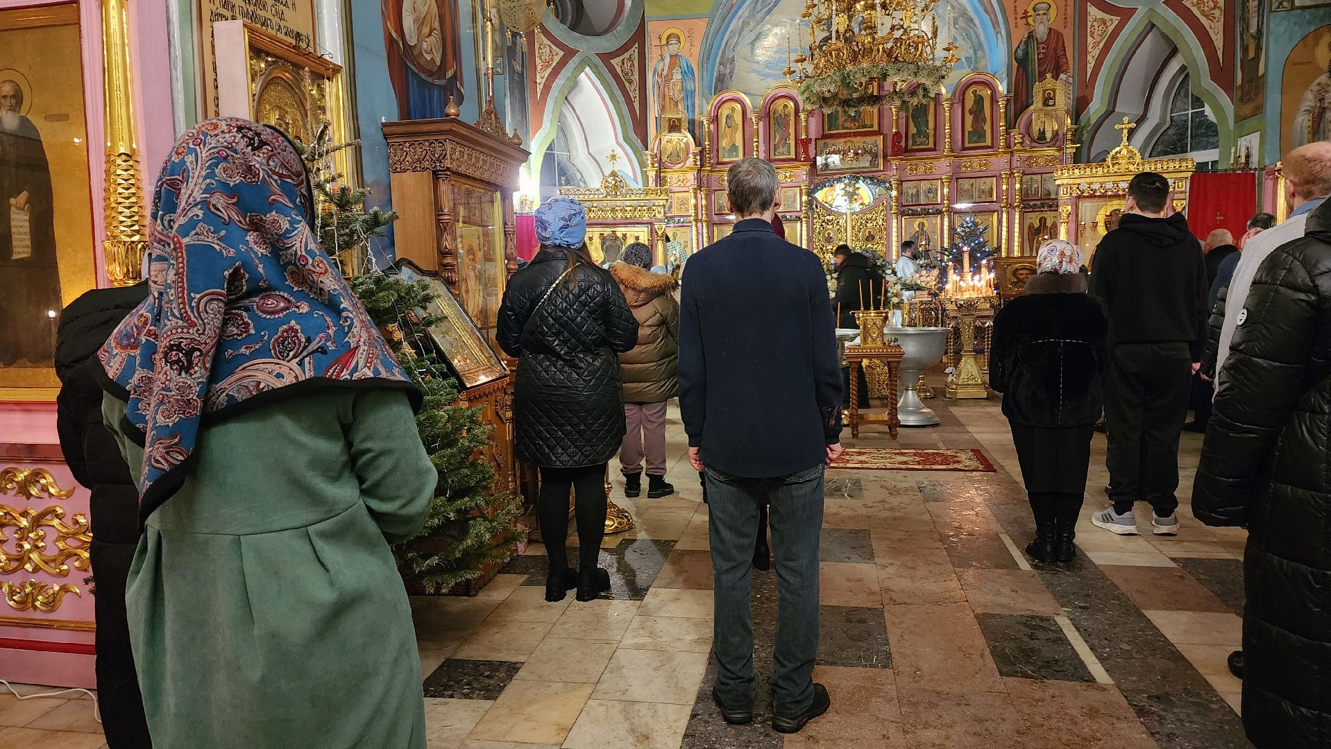 Подмосковье, Городской округ Пушкинский, Ивантеевка, Смоленской храм, крещение господне, служба,