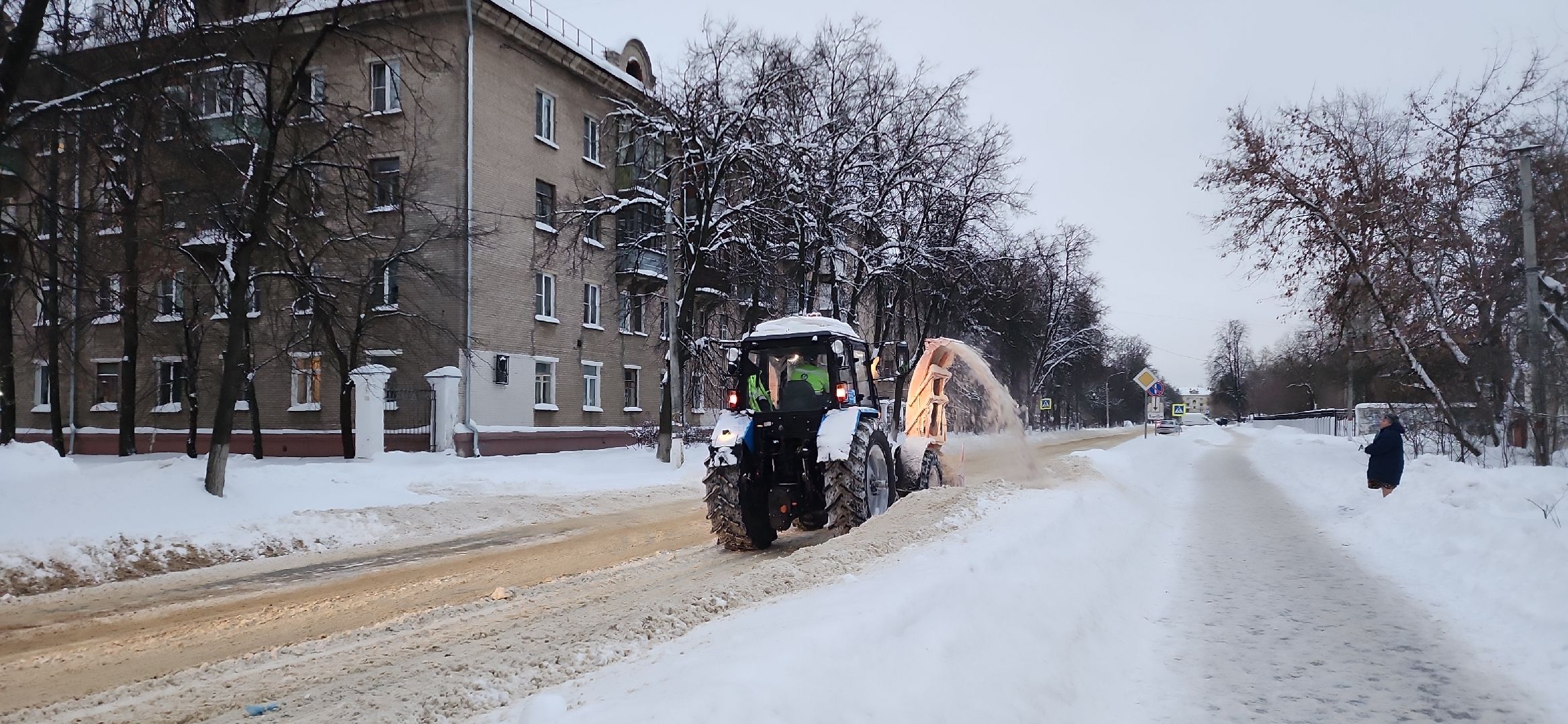 электросталь, мой город, уборка, уборка дворов, уборка дорог, уборка общественных территорий, уборка территорий, уборка улиц, снегопад, коммунальные служба, коммунальщики,