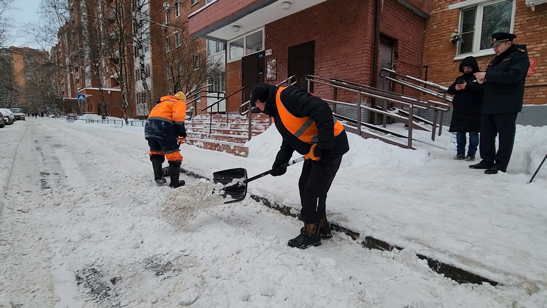 Одинцово, снег, снегопад, уборка, уборка дворов, очистка дорог, метель, густ,