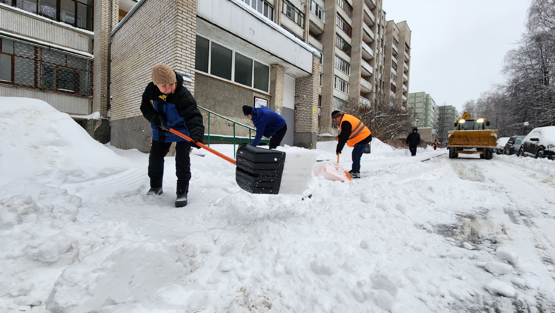 снег, уборка дворов, уборка дорог, протвино, коммунальная техника,