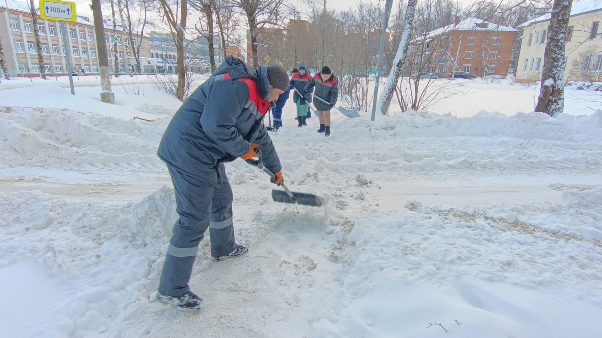 жкх, уборка снега, дворник,