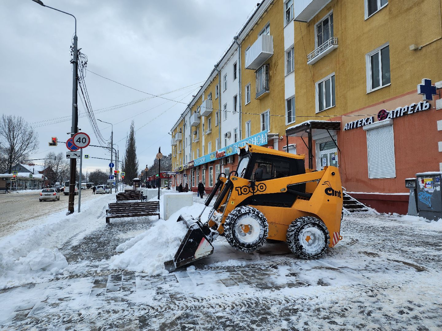 серпухов, подмосковье, уборка снега, дворник, трактор, подмосковье, снег, метель,