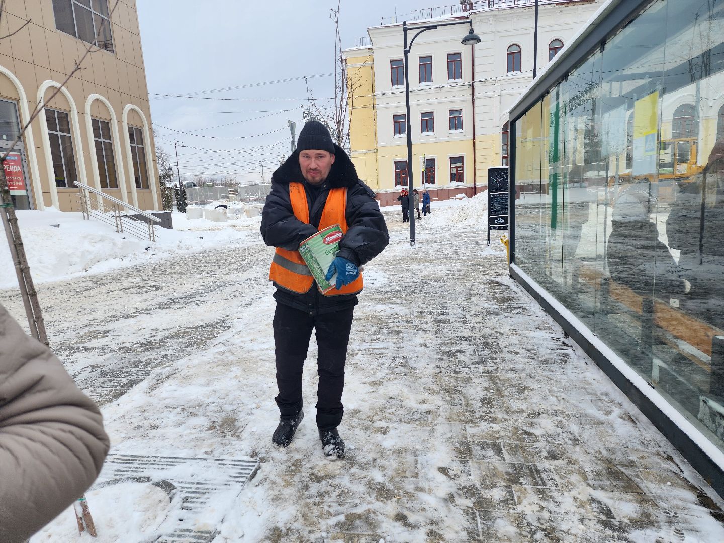 серпухов, подмосковье, уборка снега, дворник, трактор, подмосковье, снег, метель,